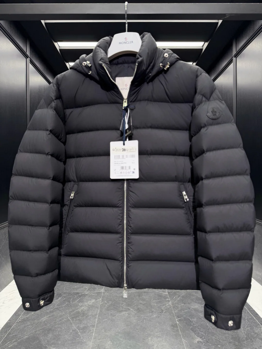 Men's Jackets And Down Jackets MONCLER 18416881