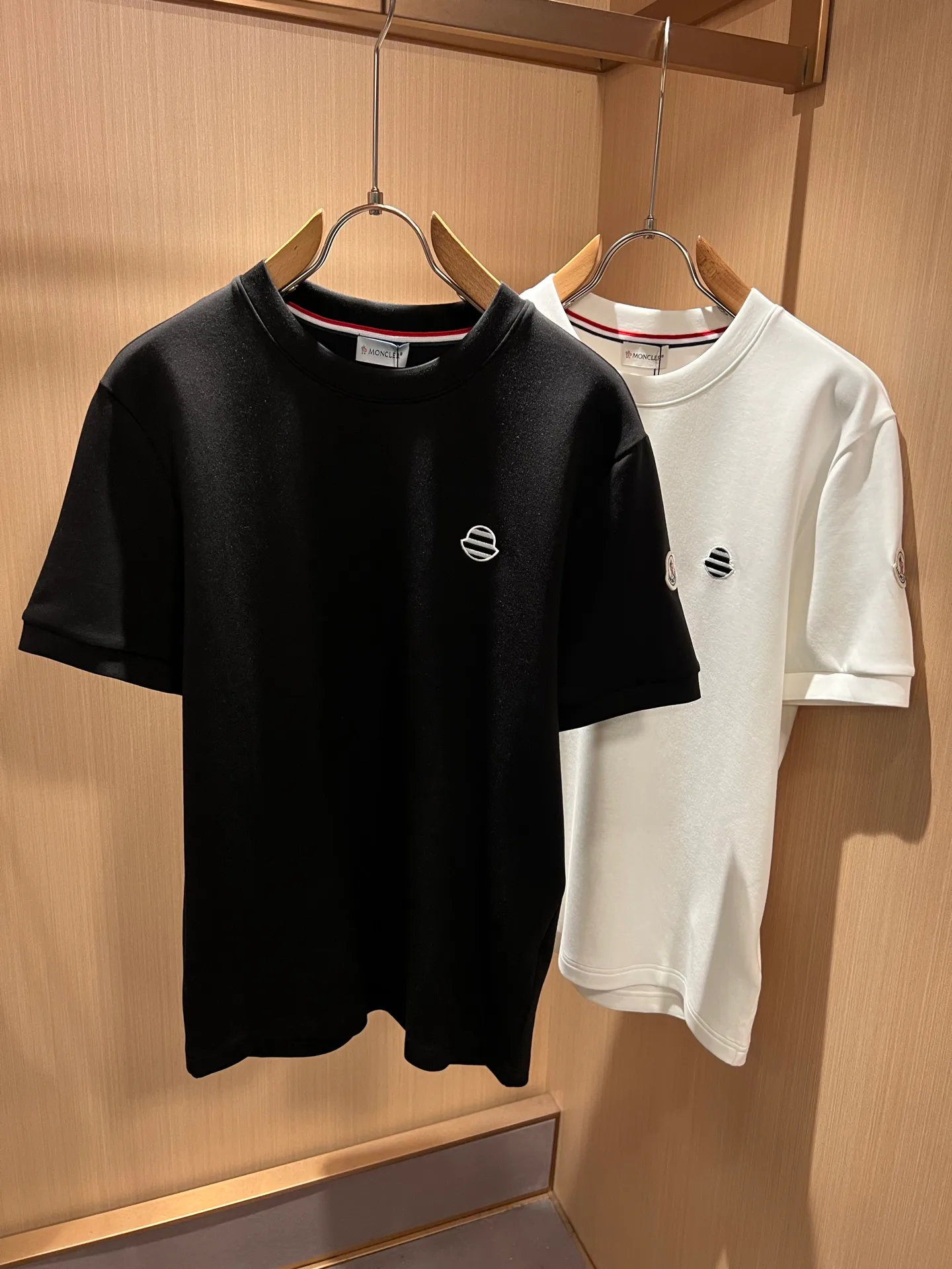 Men's T-Shirts MONCLER 18519543