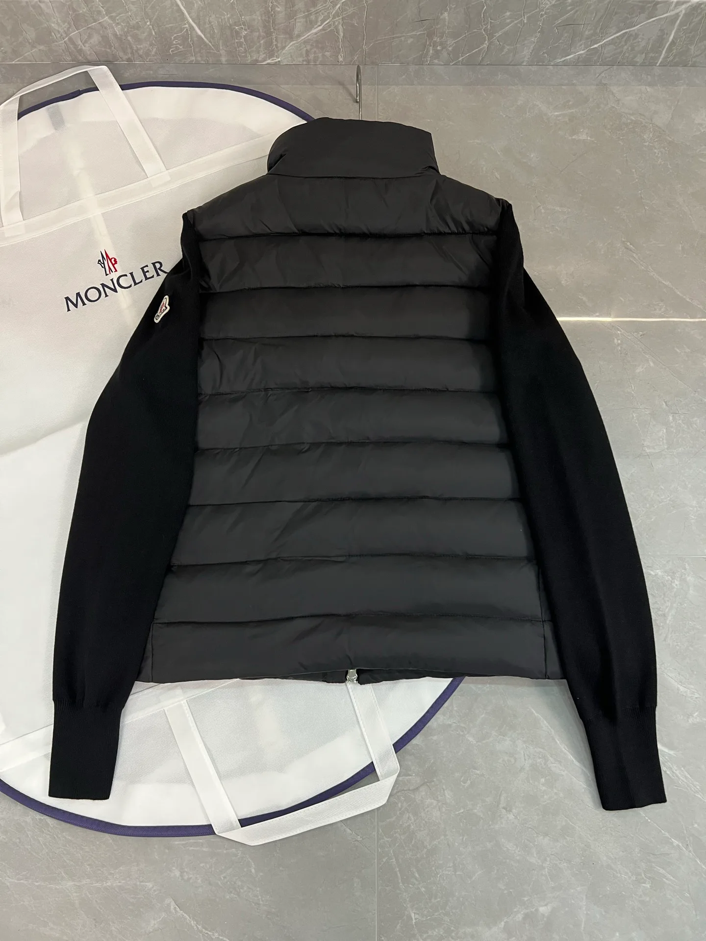 Куртки И Пуховики Женские Moncler 18599808