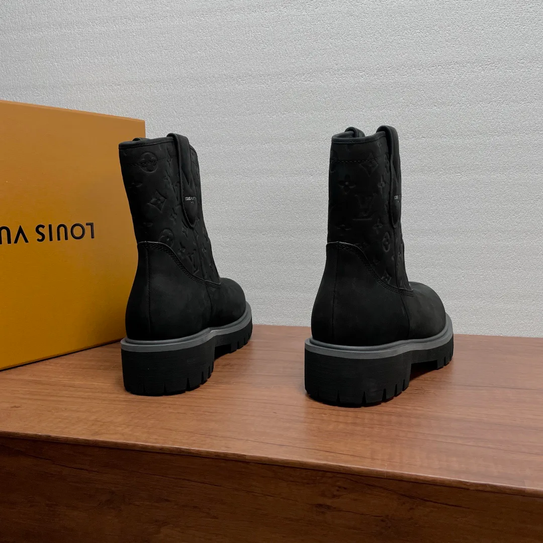 Men's Ankle Boots LOUIS VUITTON 17934634
