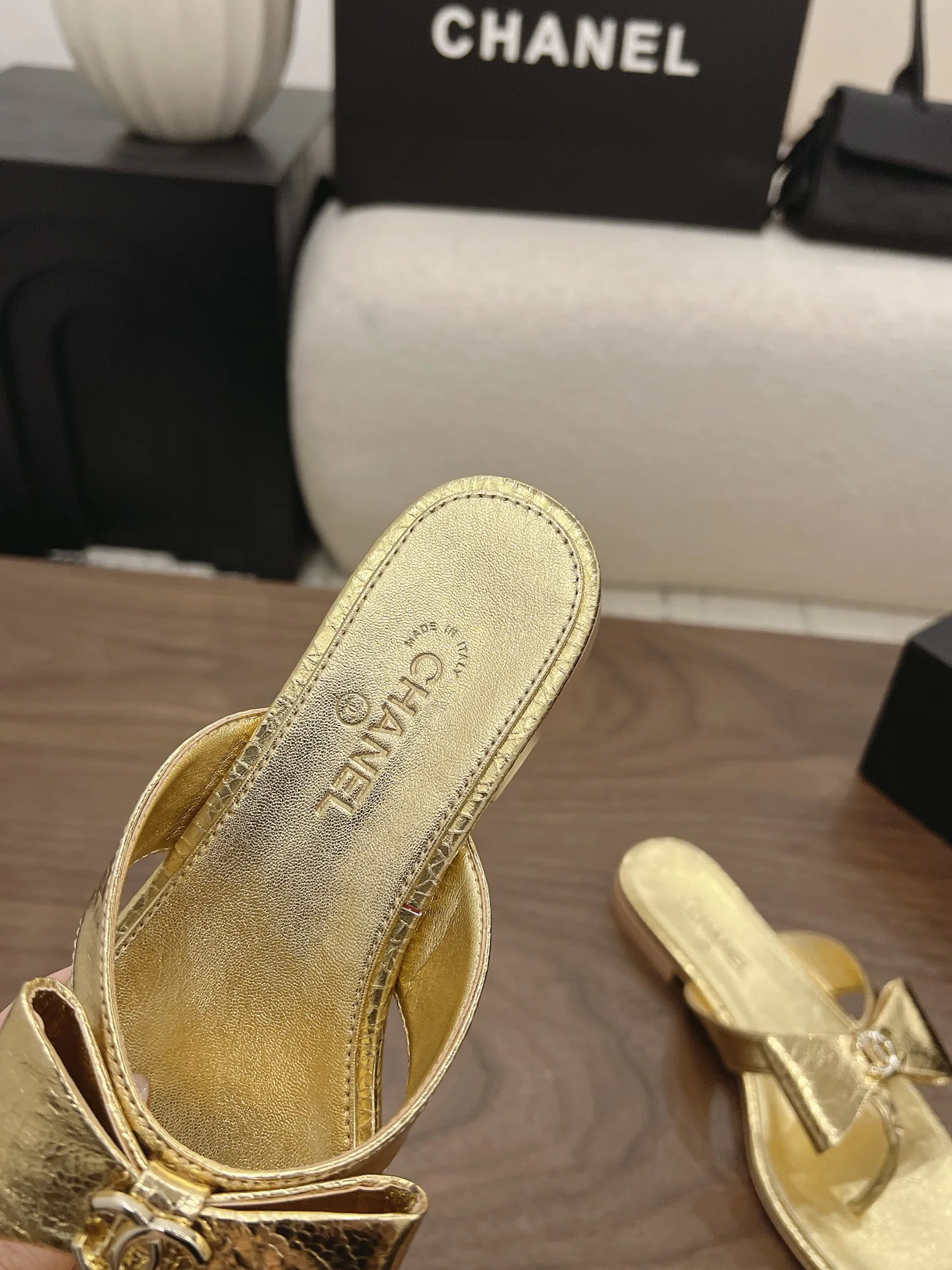 Women's Flip-Flops CHANEL 17342716