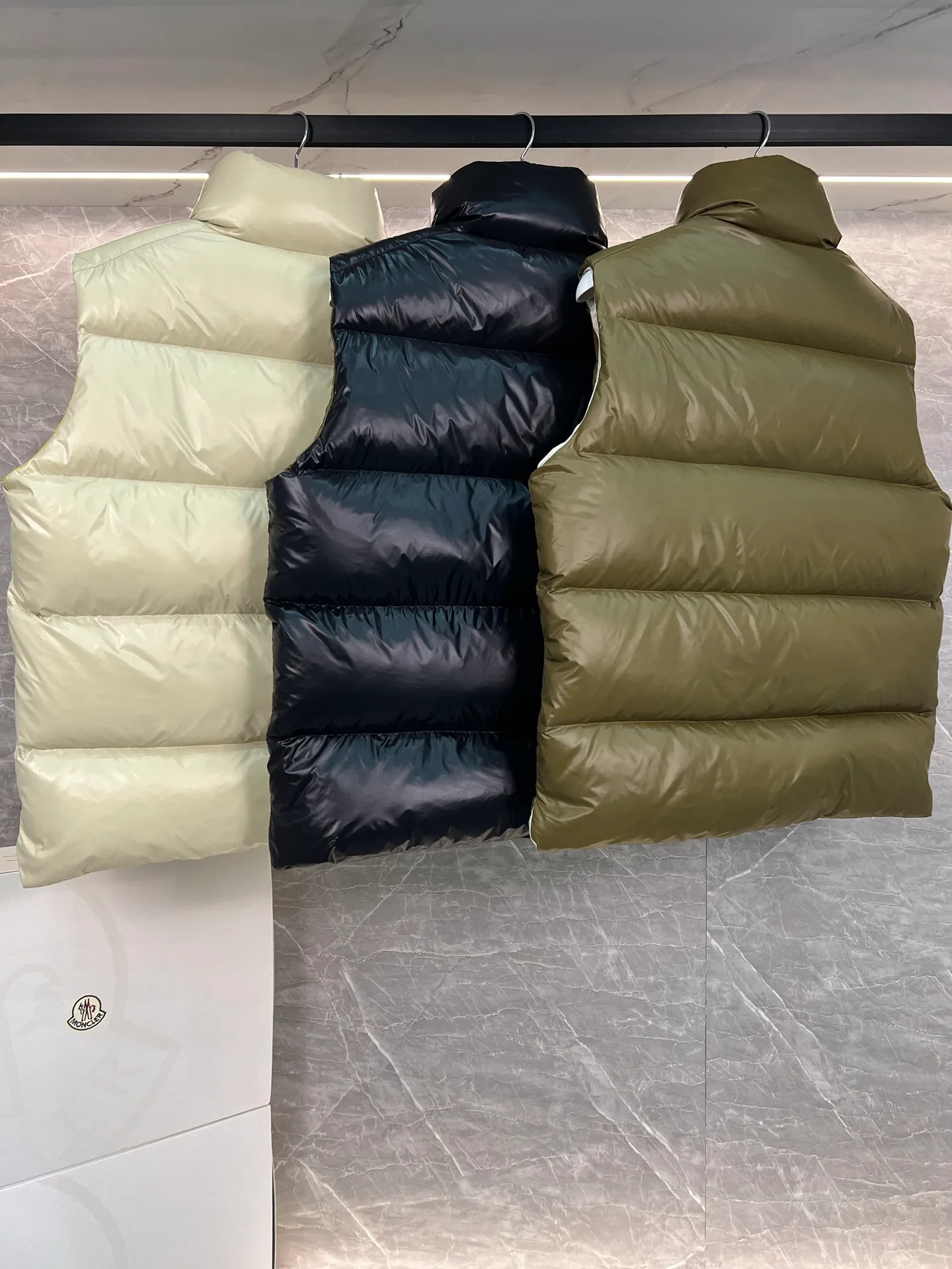 Жилеты Мужские Moncler 18599862