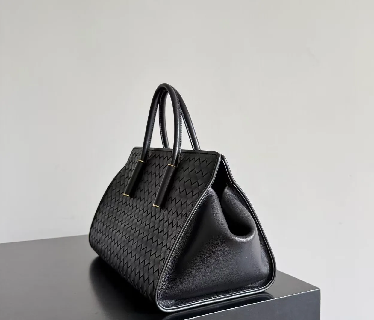 Women's Classic Handbags BOTTEGA VENETA 17973994