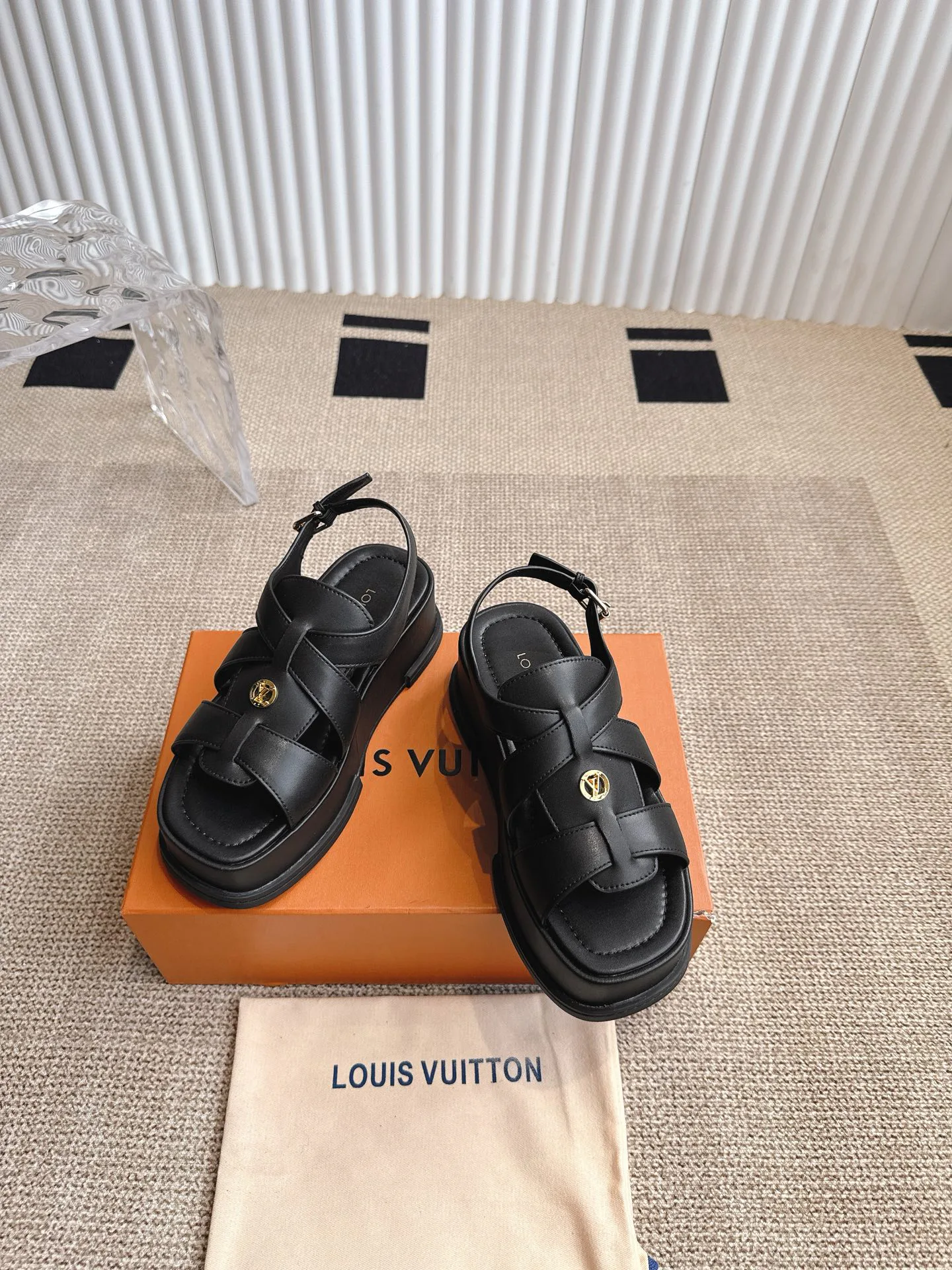 Women's Open-Toe Sandals LOUIS VUITTON 17499594