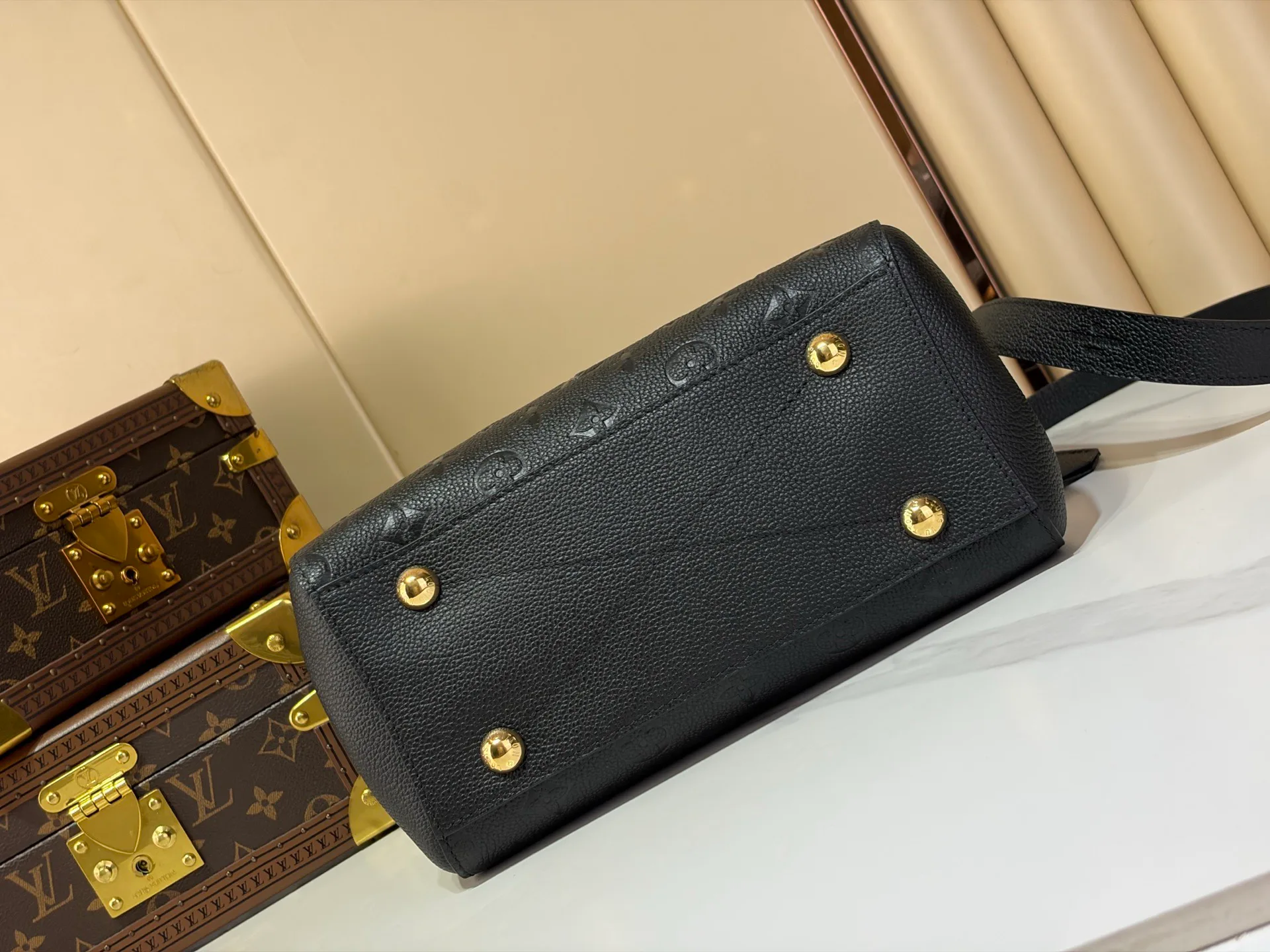Women's Classic Handbags LOUIS VUITTON 18240331