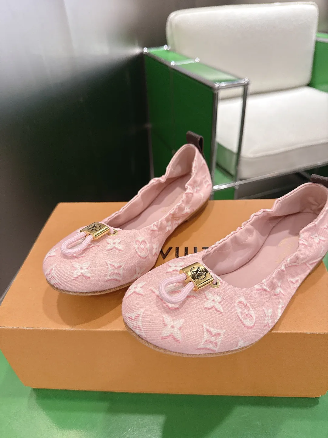 Women's Ballet Flats LOUIS VUITTON 16829874
