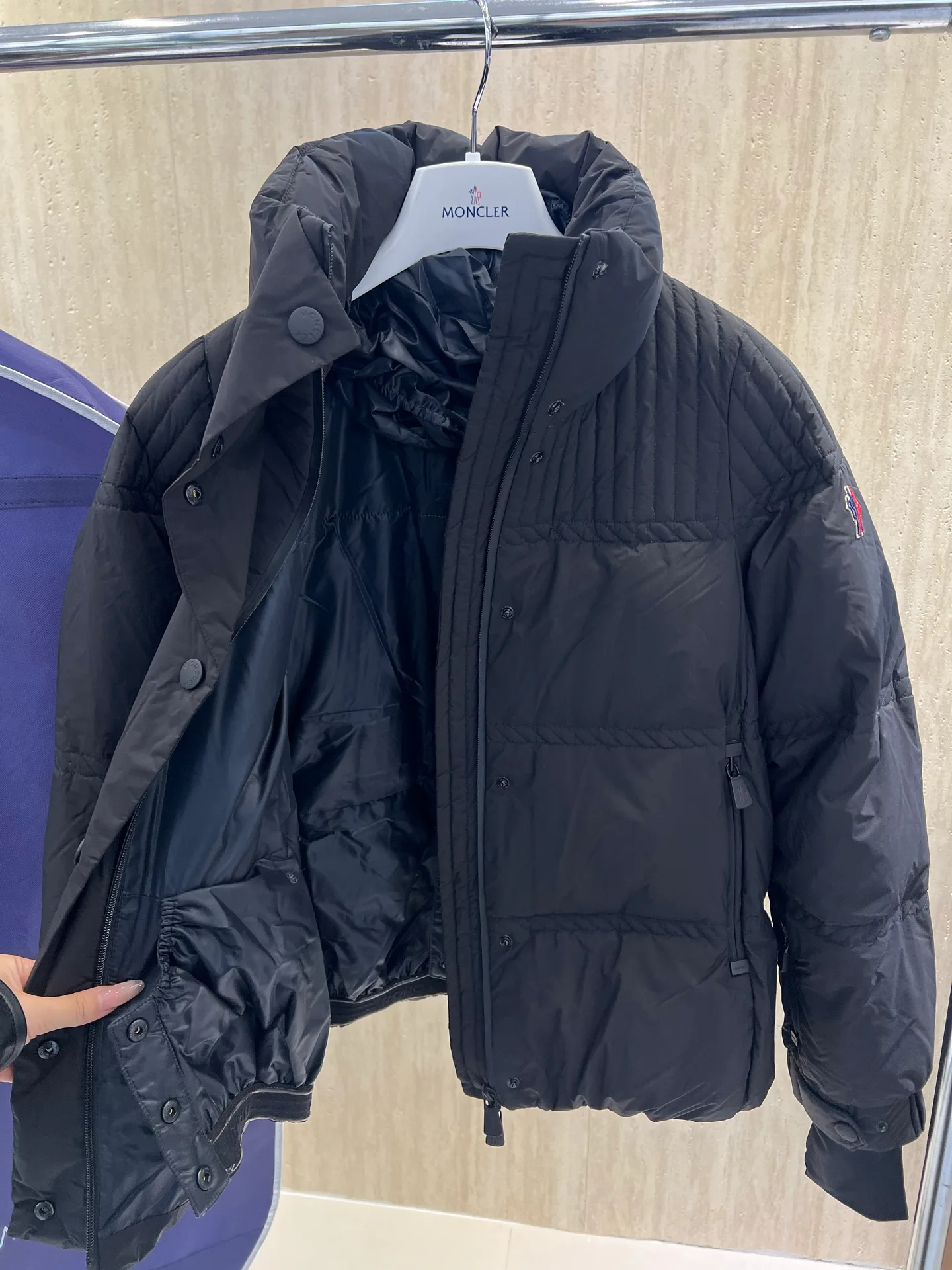Men's Jackets And Down Jackets MONCLER 18231504