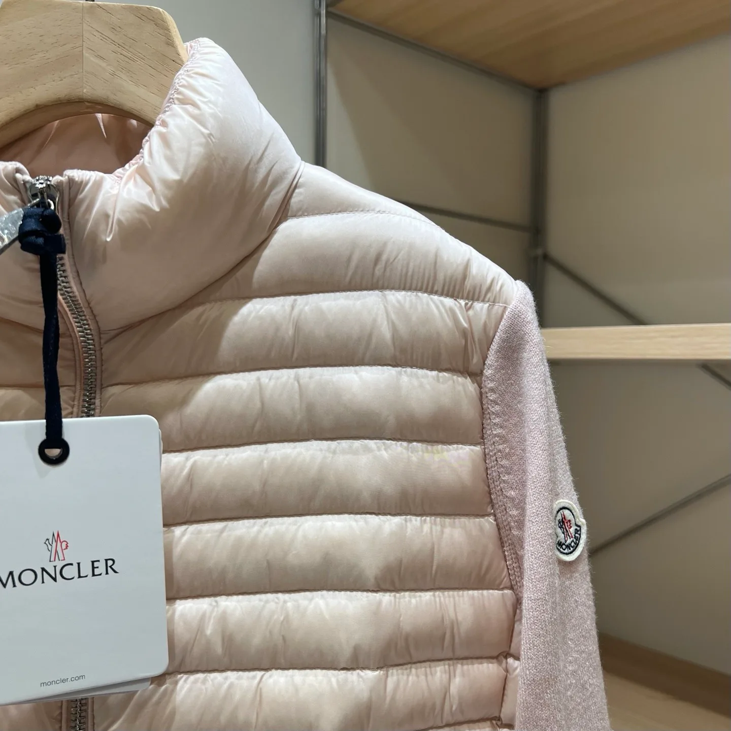 Women's Jackets And Down Jackets MONCLER 18043622