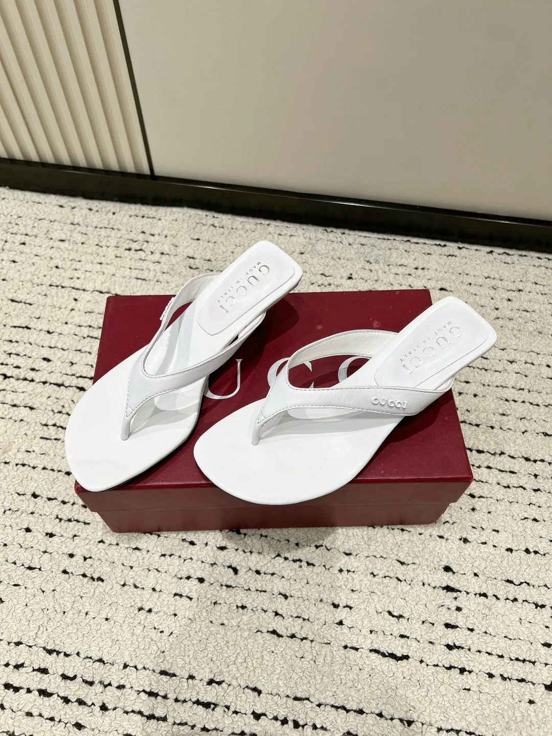 Women's Flip-Flops GUCCI 17637844