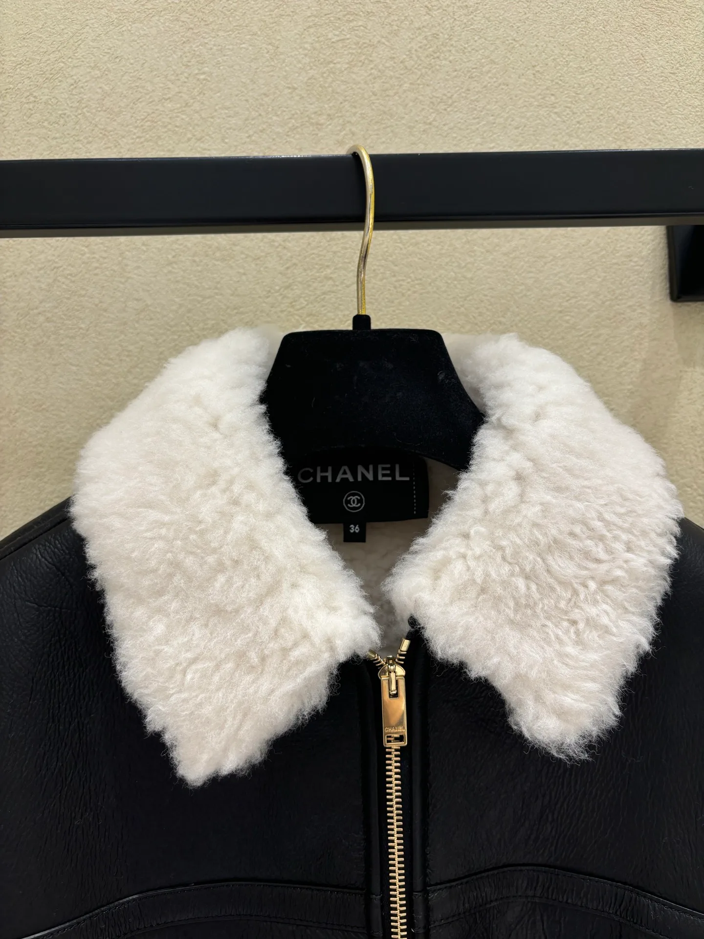 Women's Leather Jackets And Sheepskin Coats CHANEL 17864070