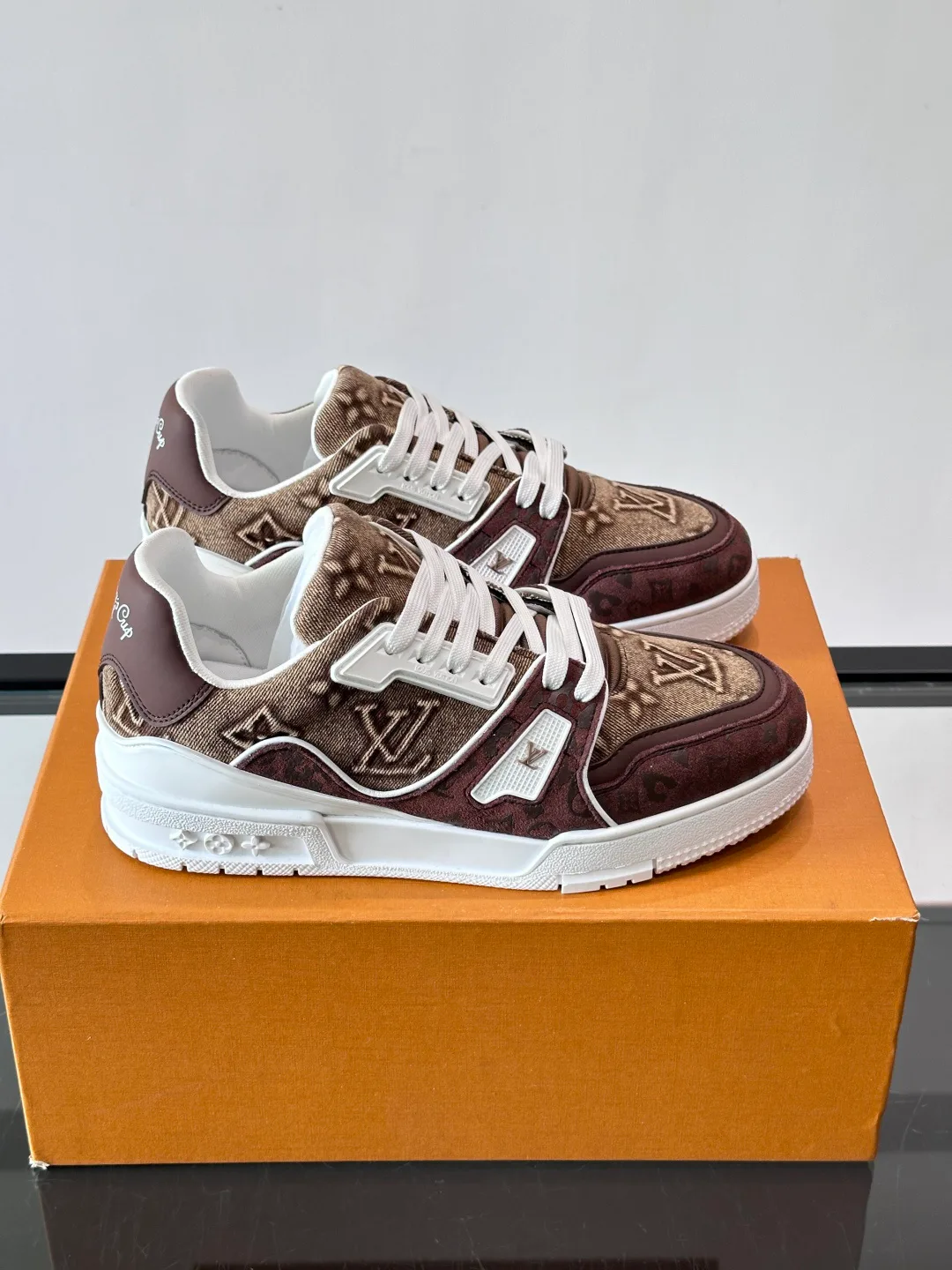 Women's Sneakers LOUIS VUITTON 17466868
