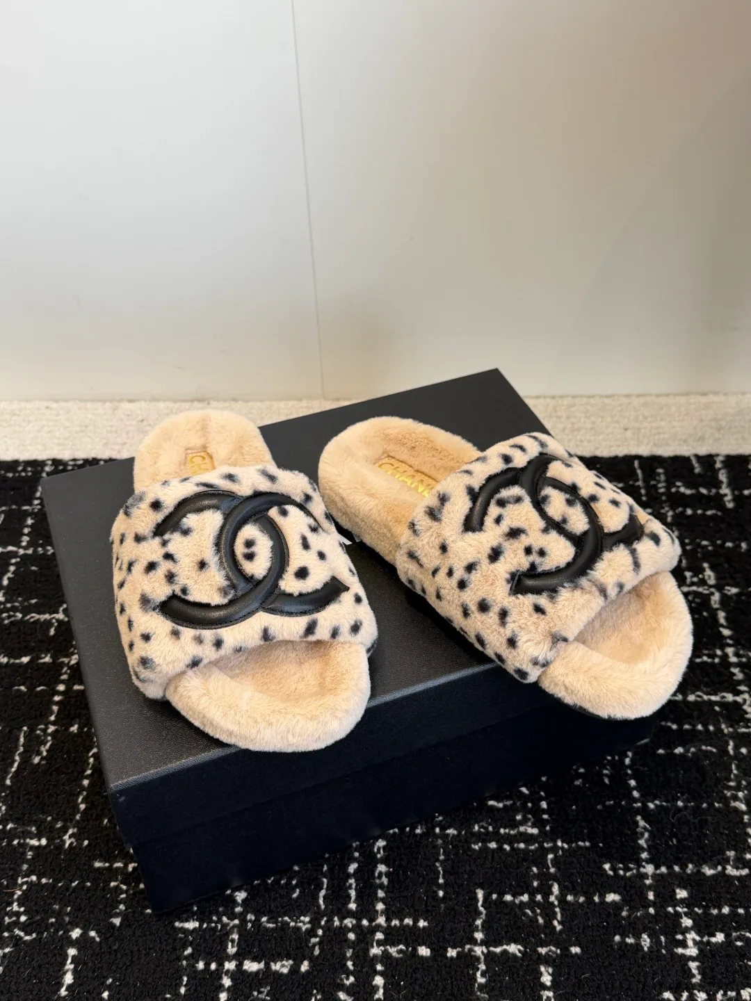 Women's Slippers CHANEL 18053852