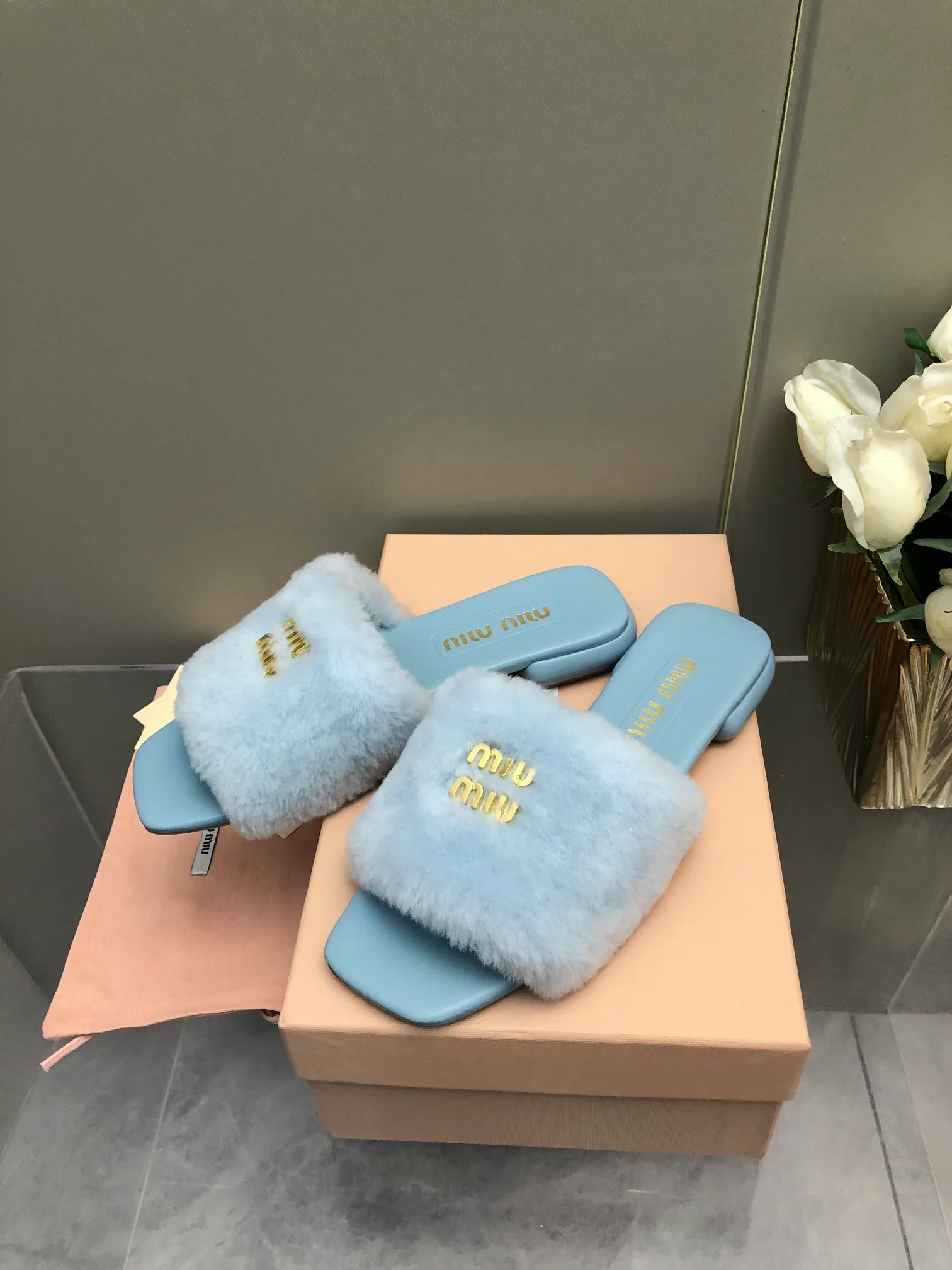 Women's Slippers MIU MIU 18005815