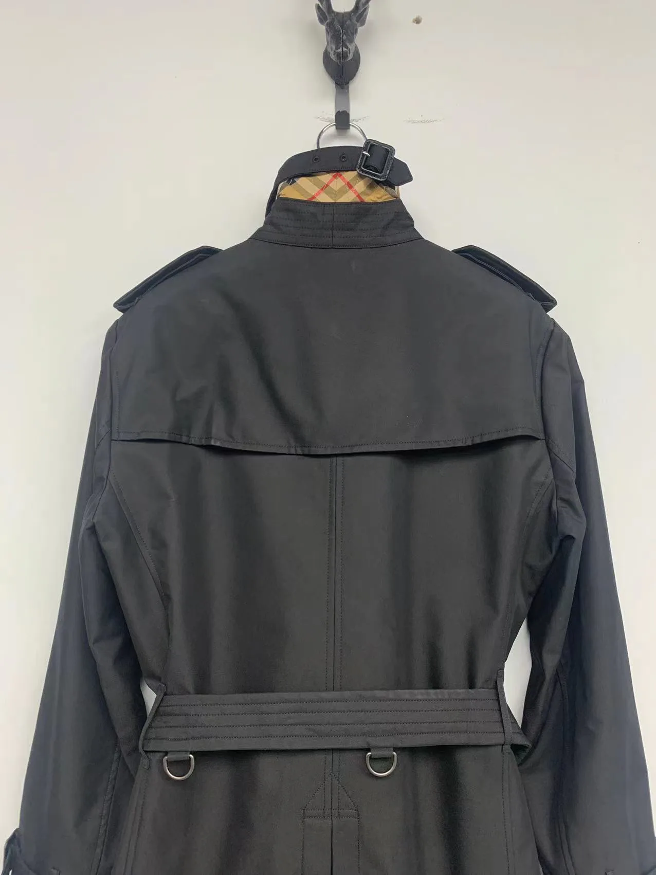 Men's Coats And Trench Coats BURBERRY 18145392