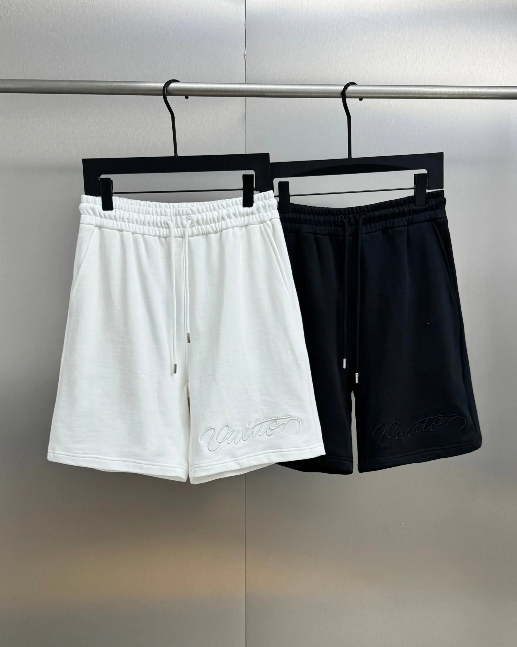 Men's Shorts LOUIS VUITTON 17510435