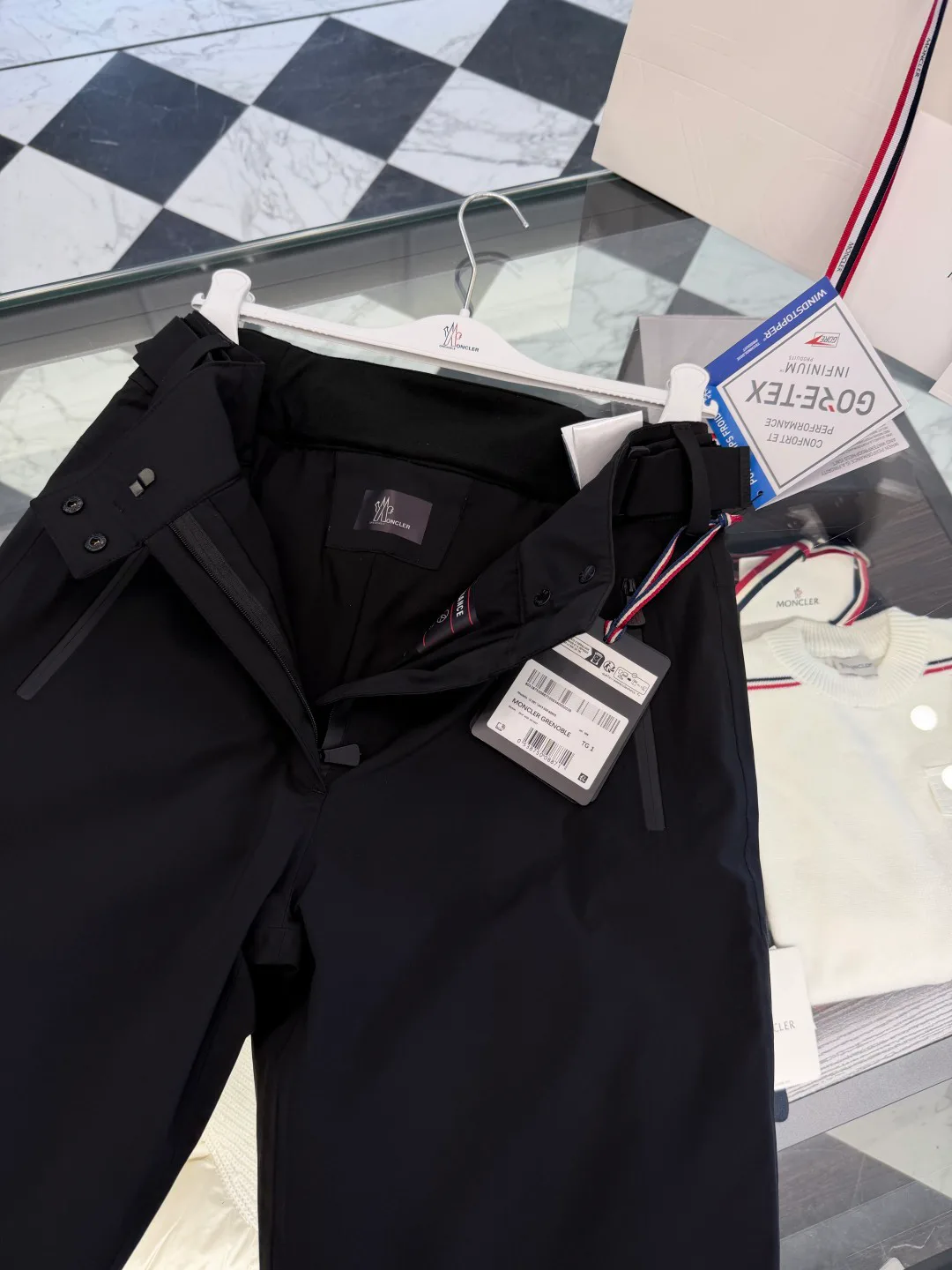 Women's Trousers MONCLER 18133616