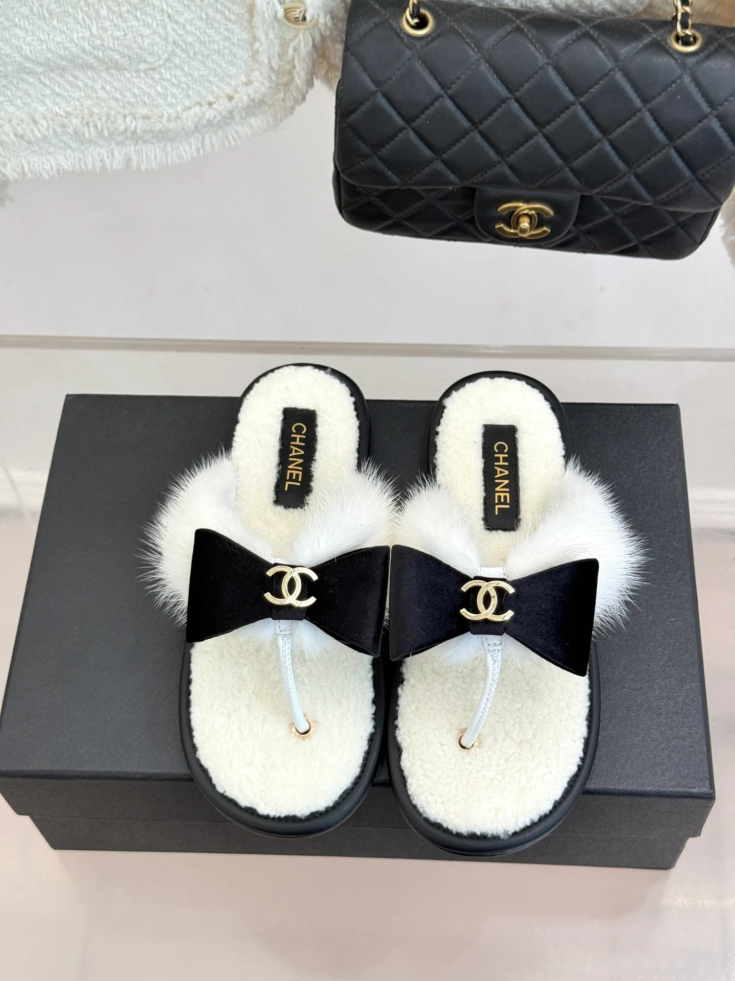 Women's Flip-Flops CHANEL 17827555