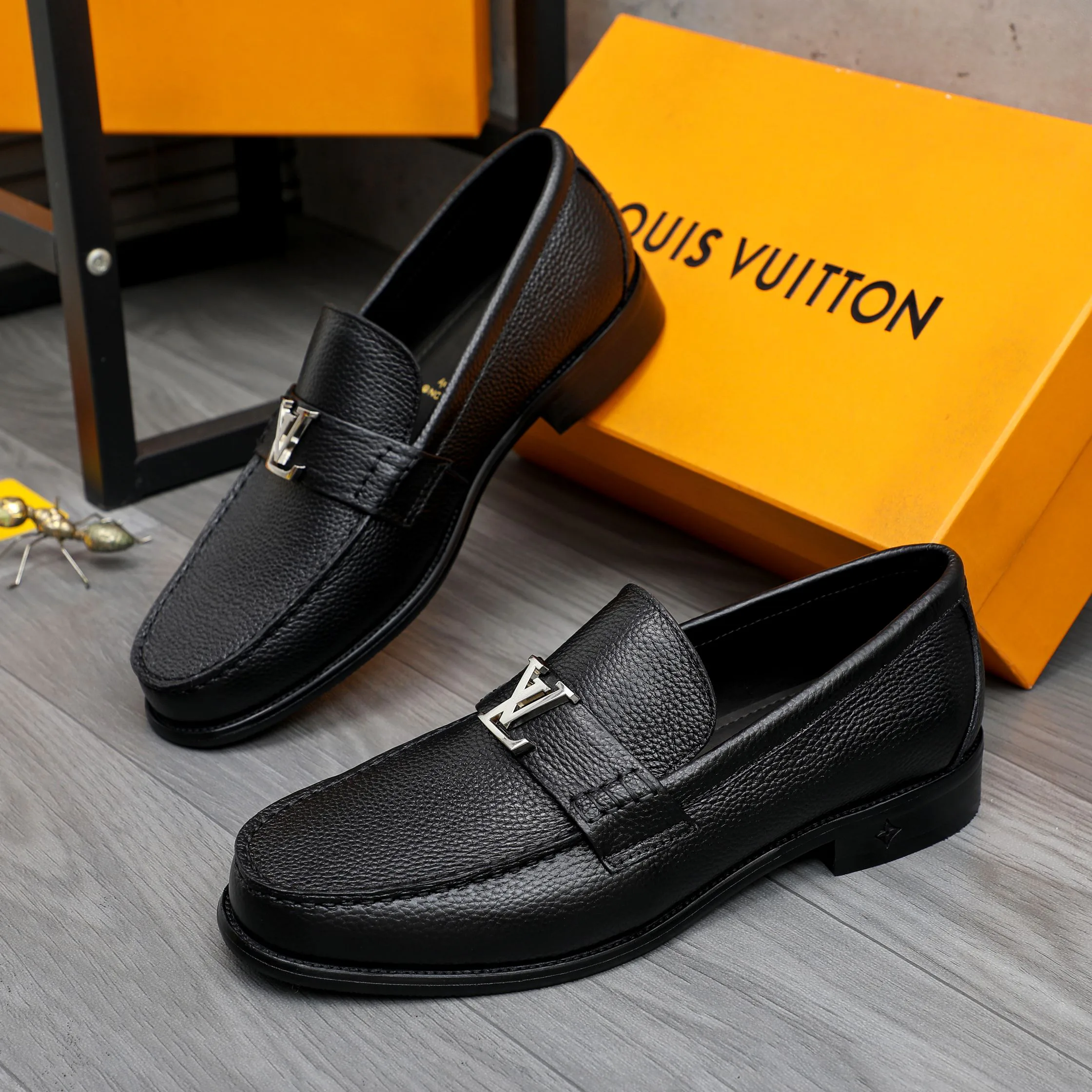 Men's Loafers And Dress Shoes LOUIS VUITTON 17812317