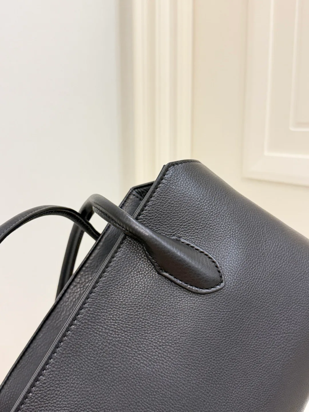 Women's Classic Handbags THE ROW 18161946