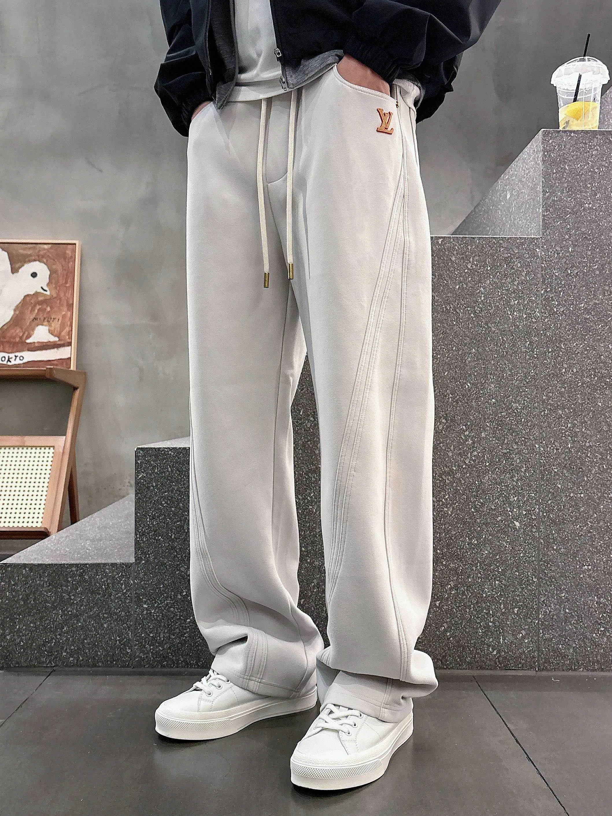 Men's Trousers LOUIS VUITTON 18368682