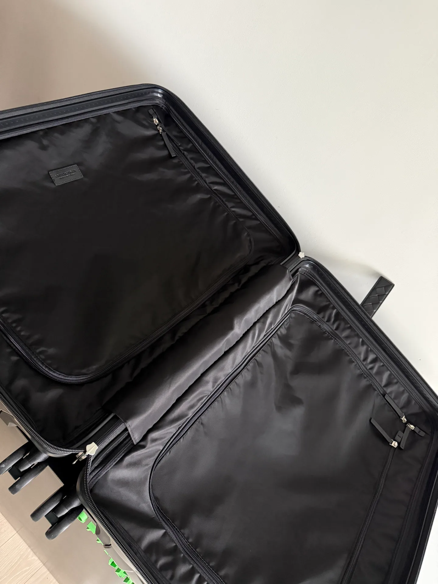 Suitcases BOTTEGA VENETA 18467876