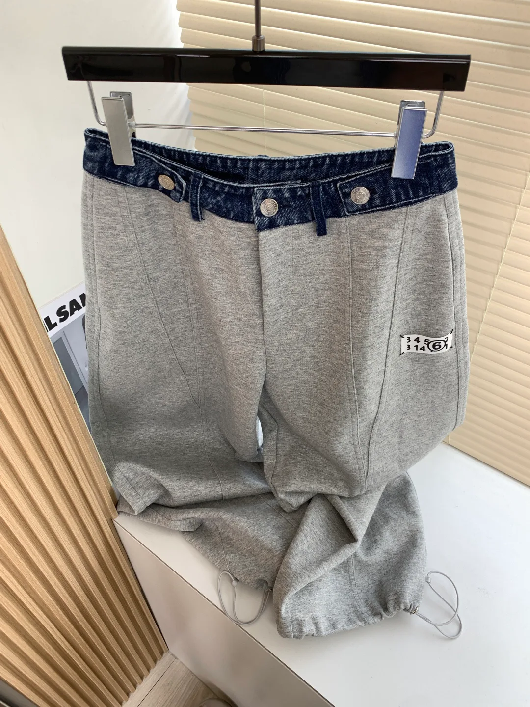 Women's Trousers MAISON MARGIELA 18017071
