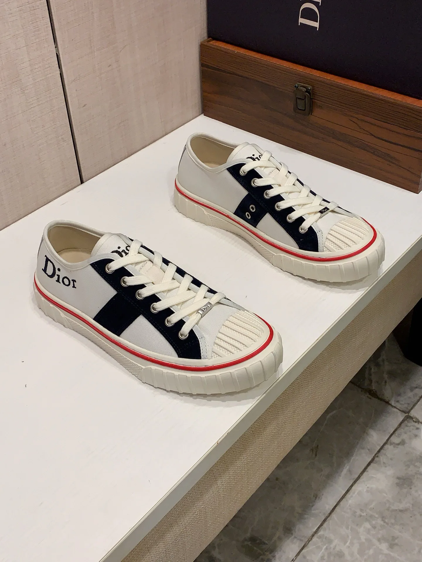 Women's Sneakers CHRISTIAN DIOR 18247726