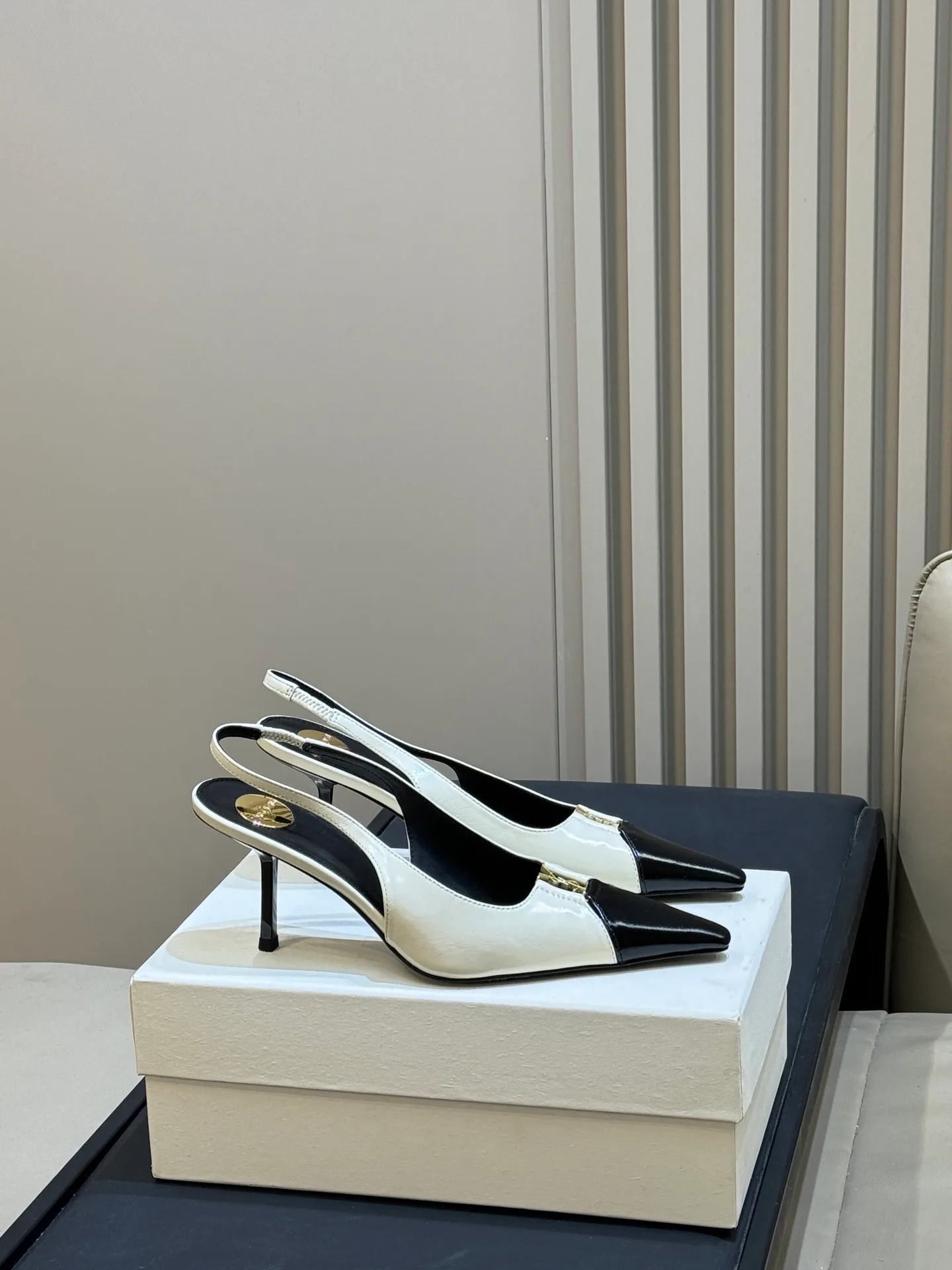 Women's Heels SAINT LAURENT 18073631