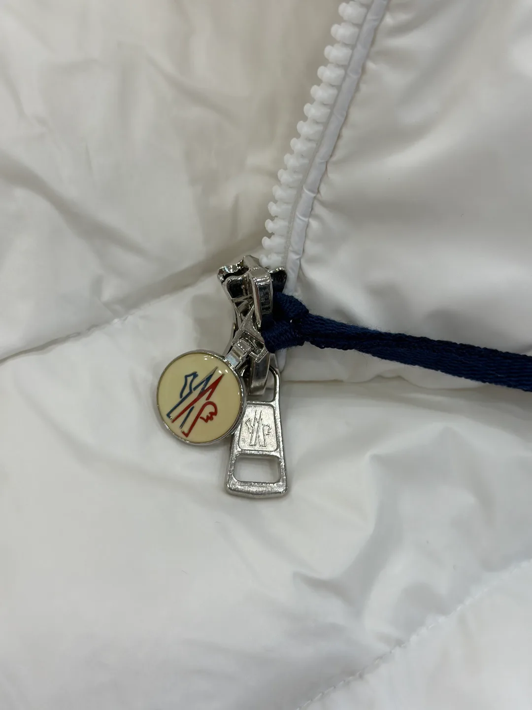 Men's Jackets And Down Jackets MONCLER 18260915