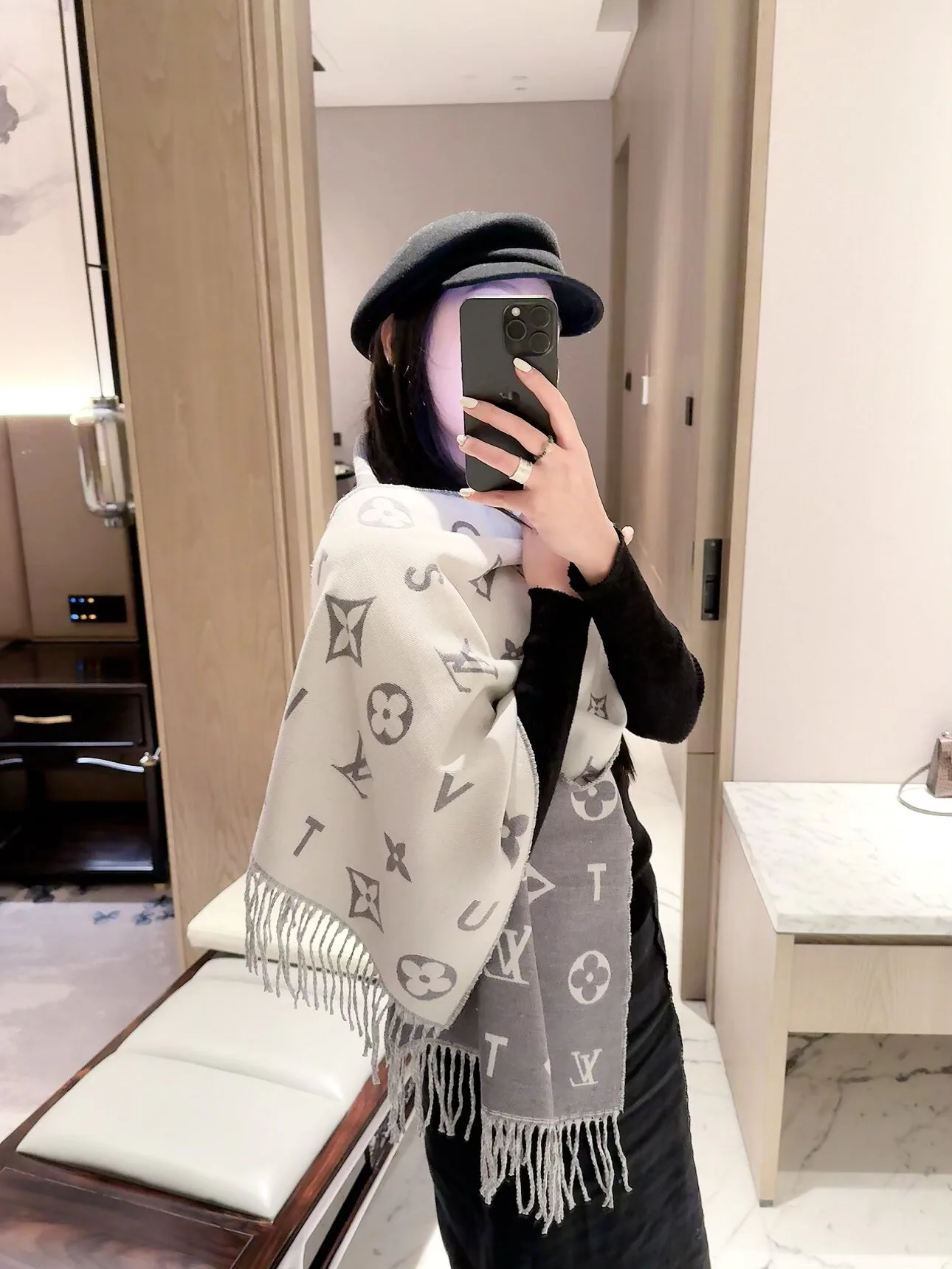 Scarves LOUIS VUITTON 18377562