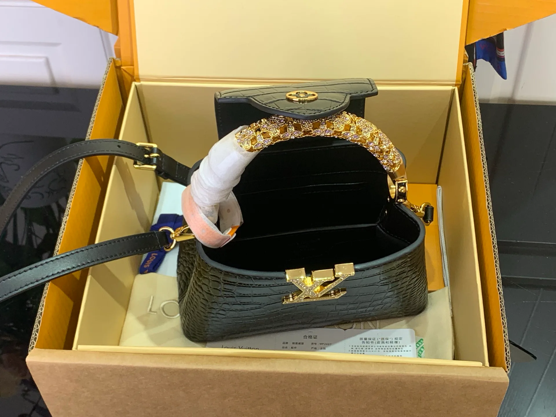 Women's Classic Handbags LOUIS VUITTON 17796555