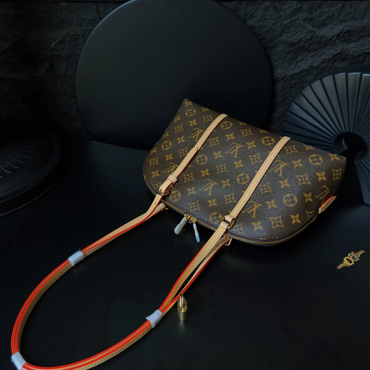 Women's Classic Handbags LOUIS VUITTON 17498635