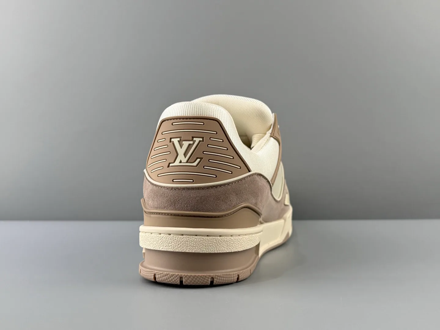 Women's Sneakers LOUIS VUITTON 17918699