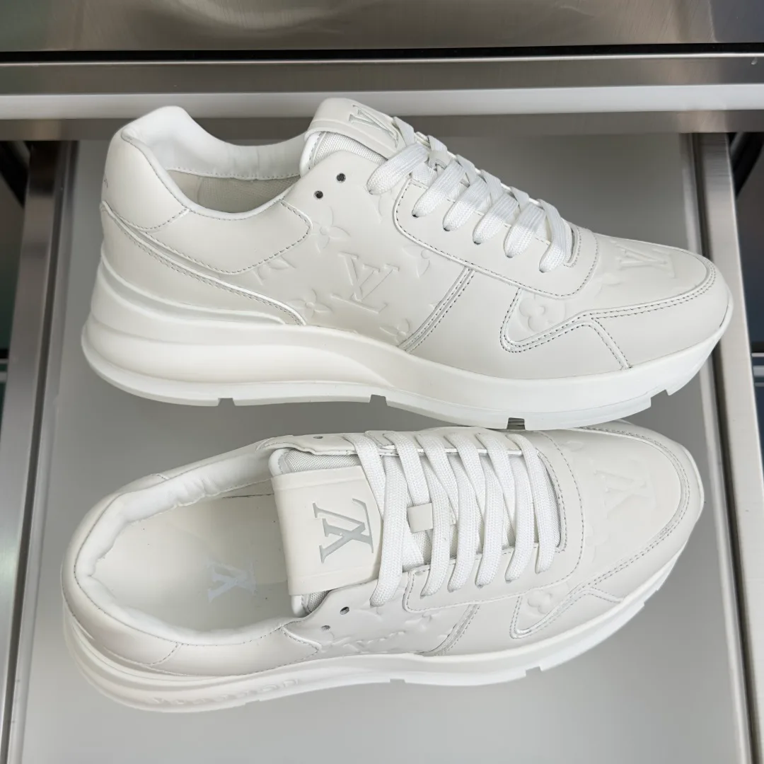Men's Sneakers LOUIS VUITTON 17950776