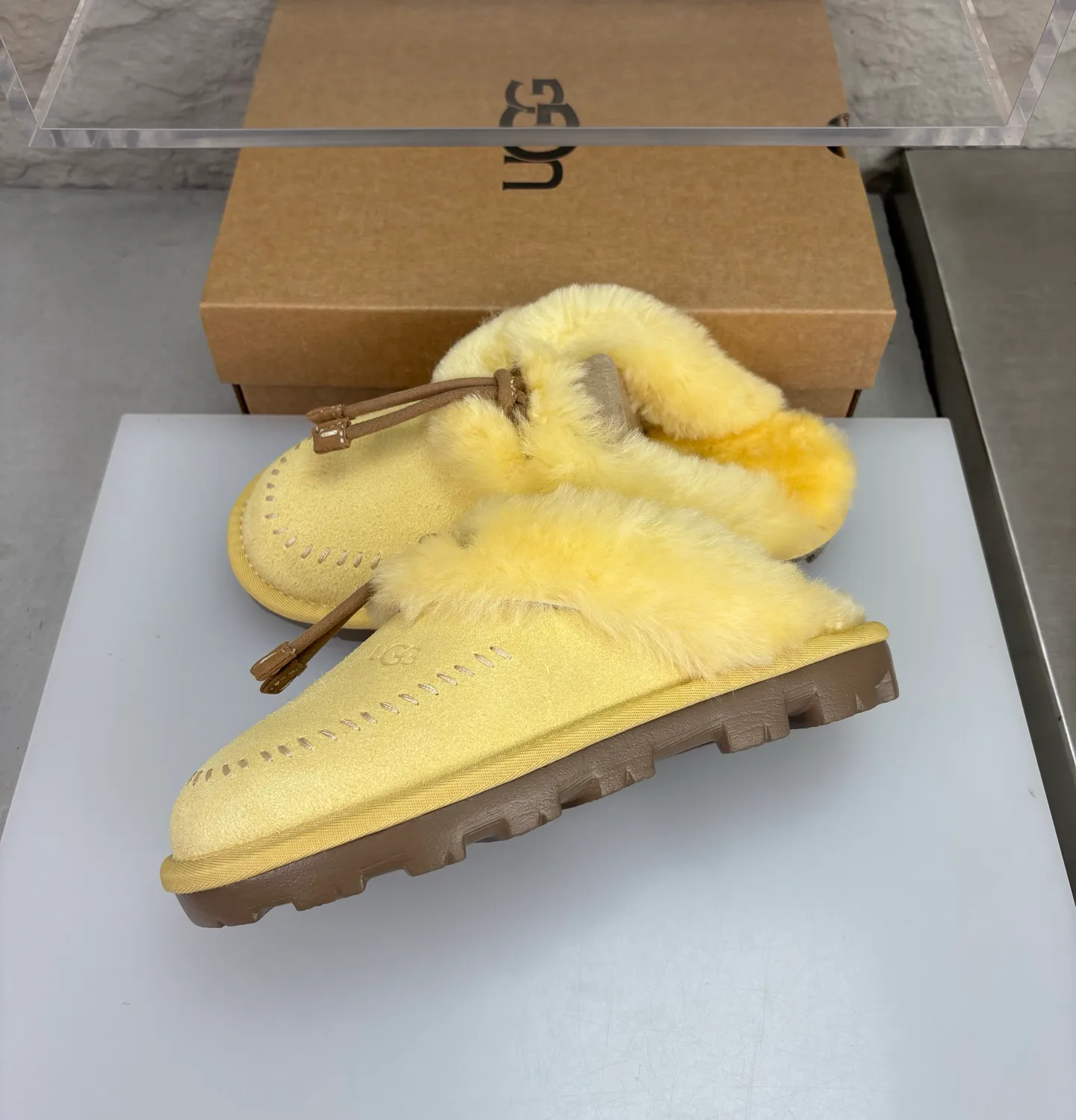 Women's Slippers UGG 18351730