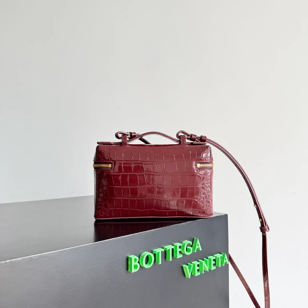 Women's Classic Handbags BOTTEGA VENETA 18367424