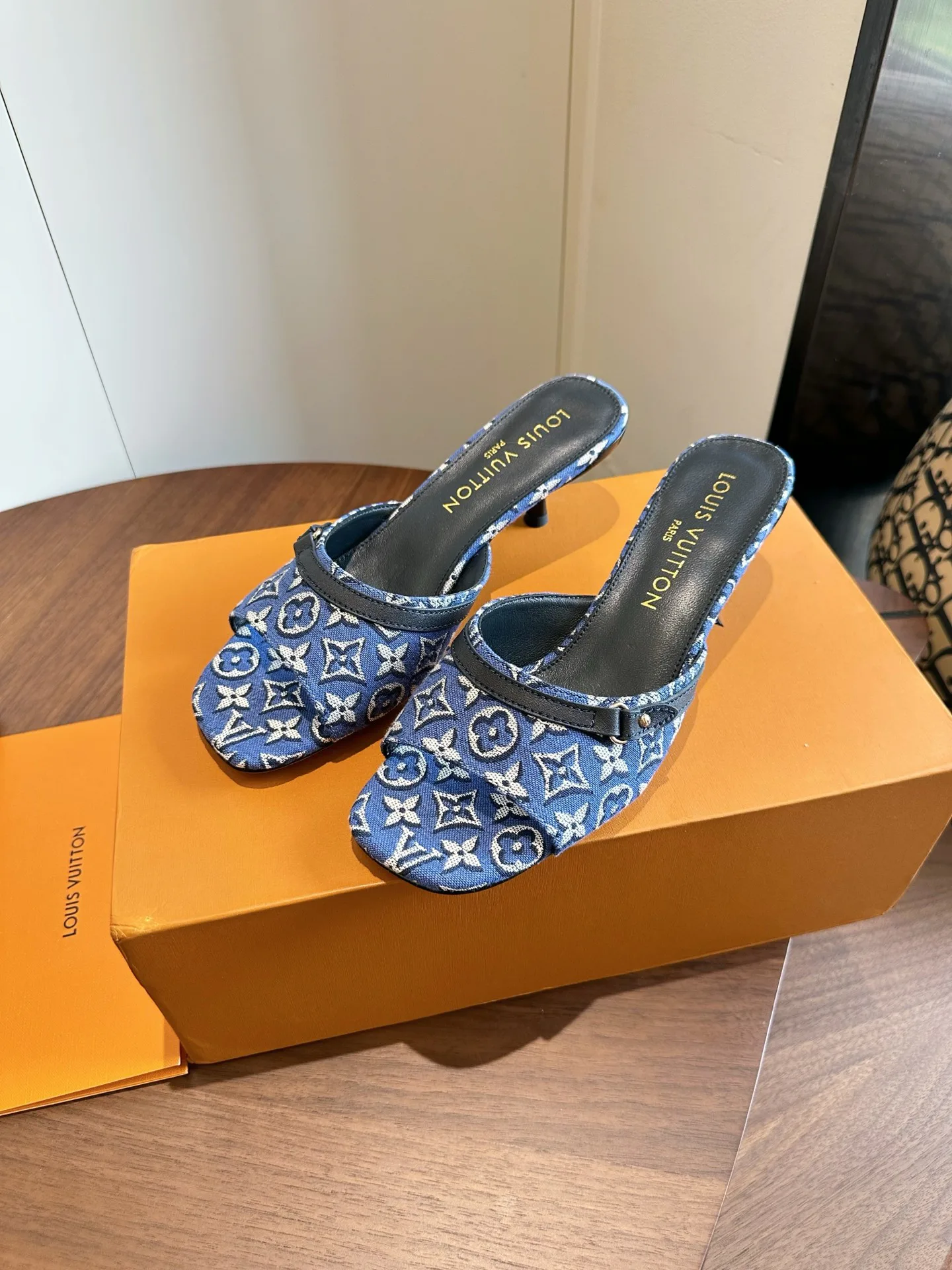 Women's Mules And Clogs LOUIS VUITTON 17580803
