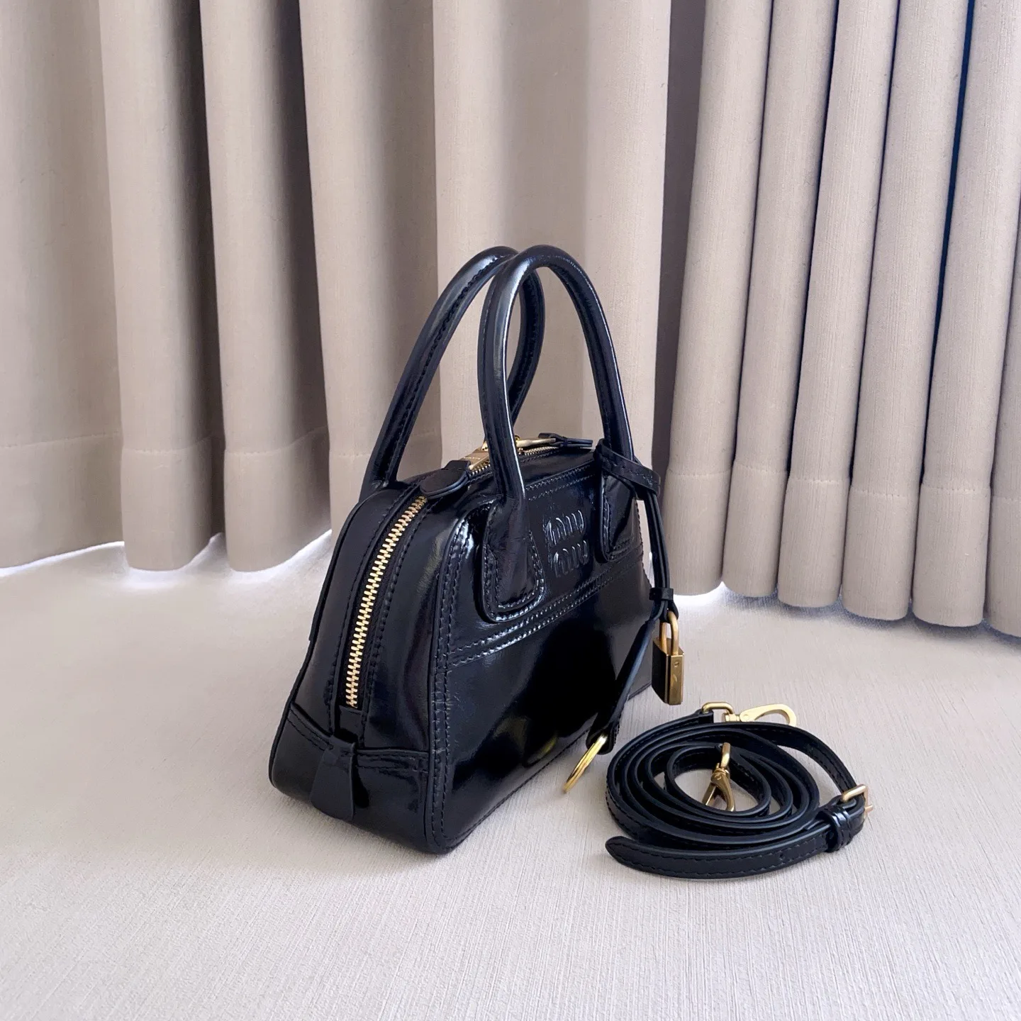 Women's Classic Handbags MIU MIU 18401339