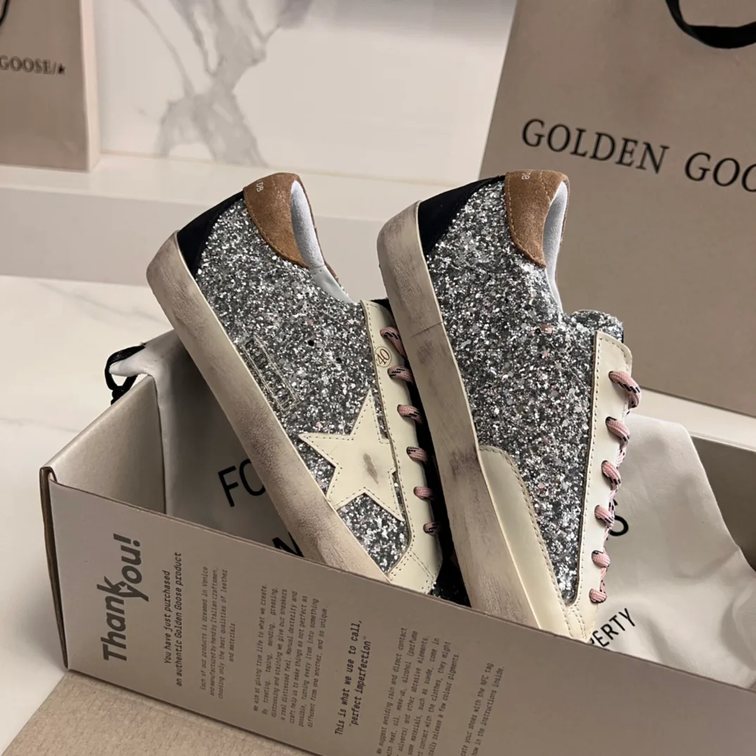 Women's Sneakers GOLDEN GOOSE 16995667