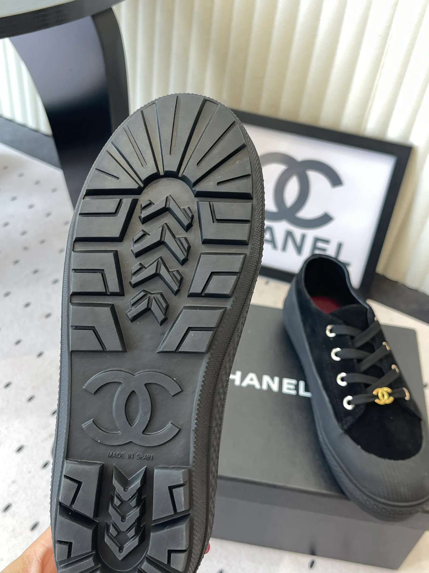 Women's Sneakers CHANEL 18069861