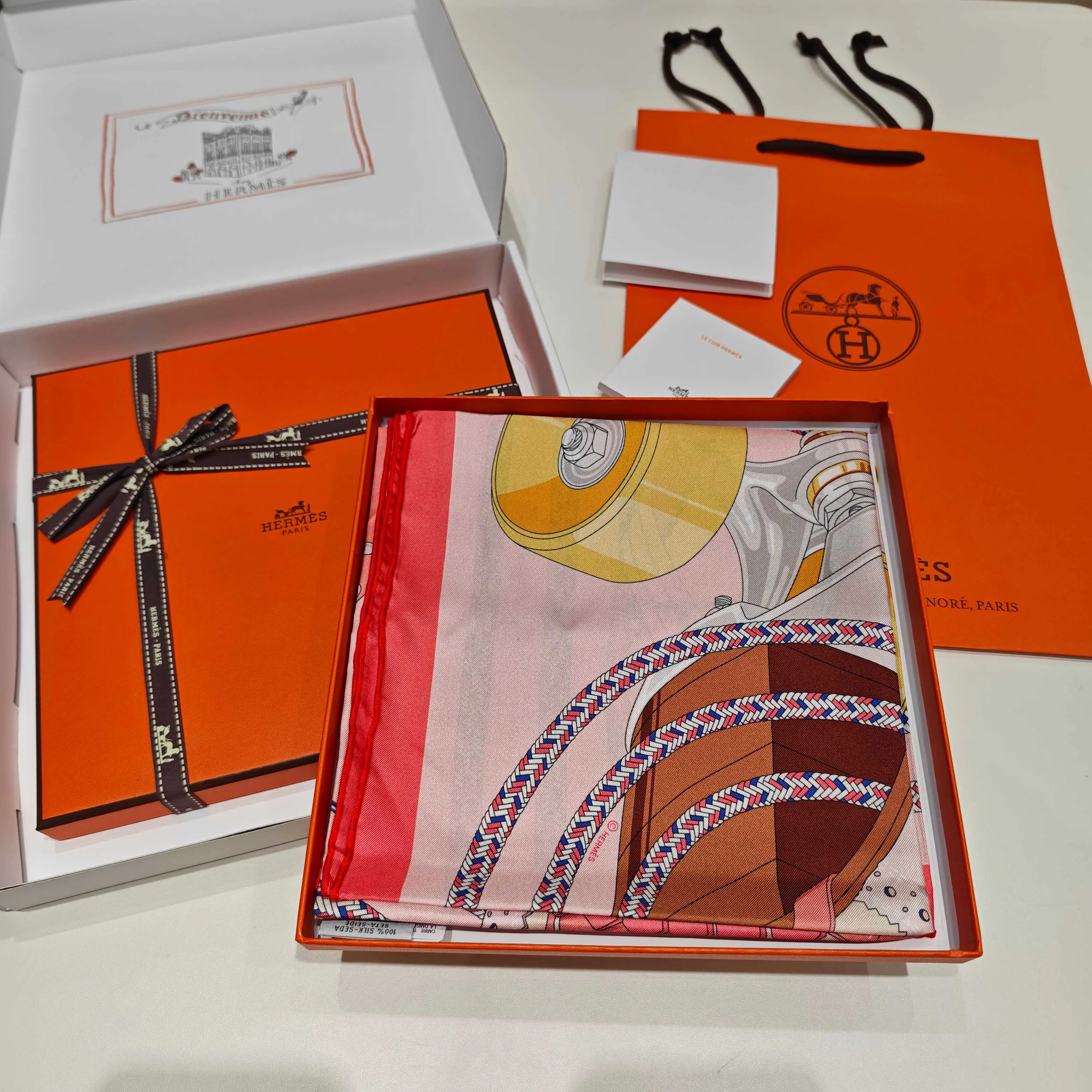 Silk Scarves HERMES 18167149