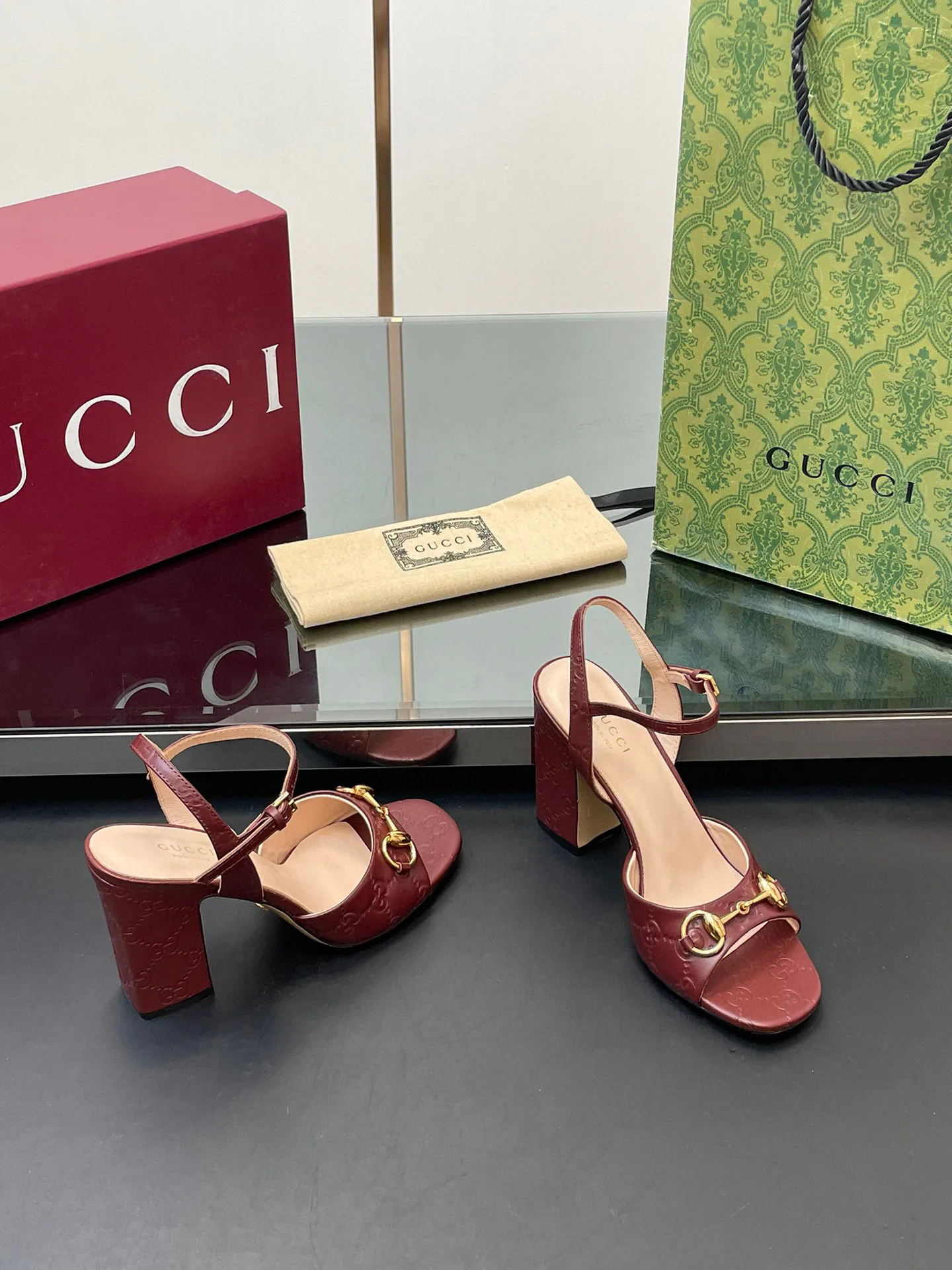 Women's Open-Toe Sandals GUCCI 17614707