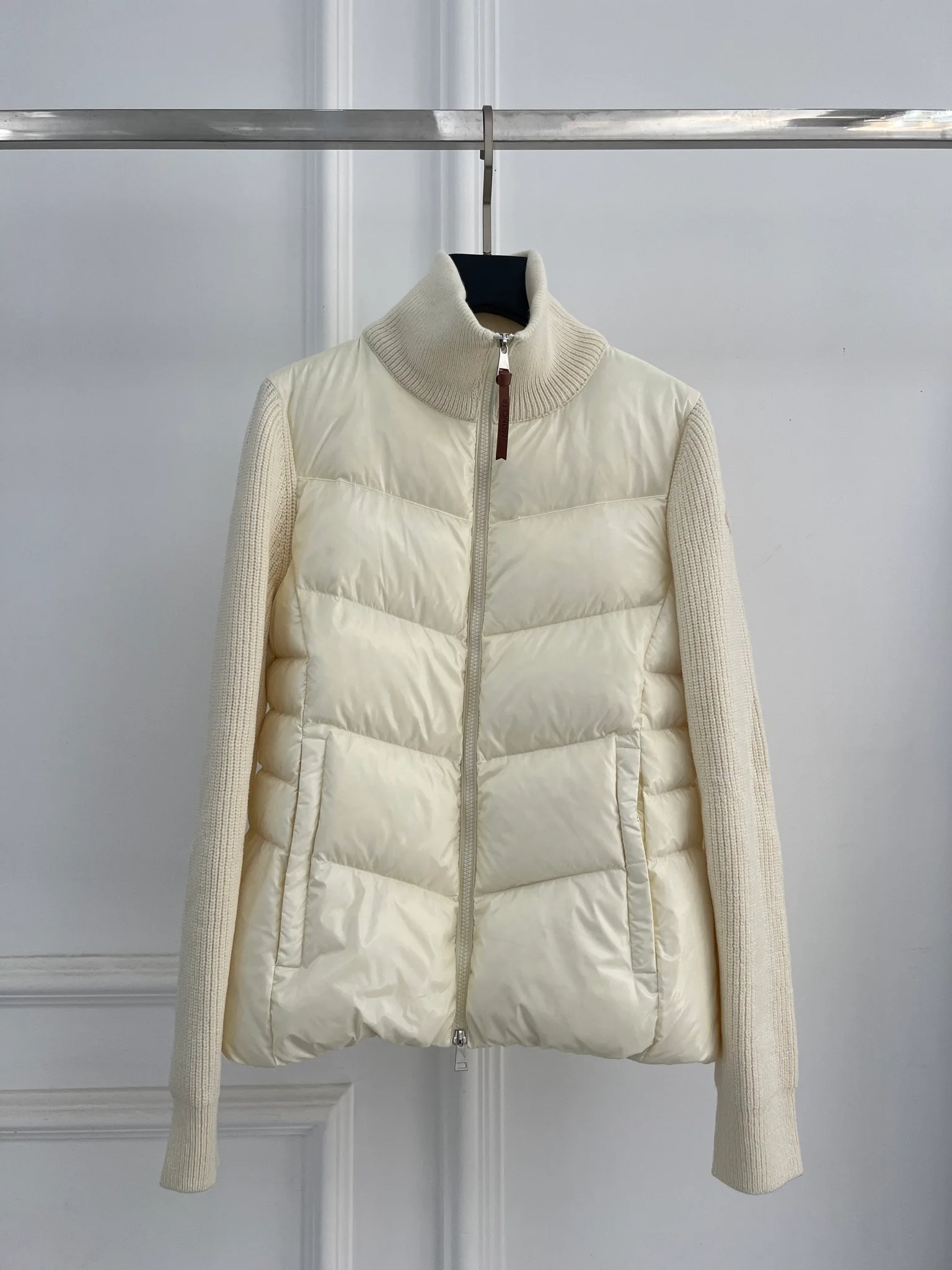 Women's Jackets And Down Jackets MONCLER 18415621
