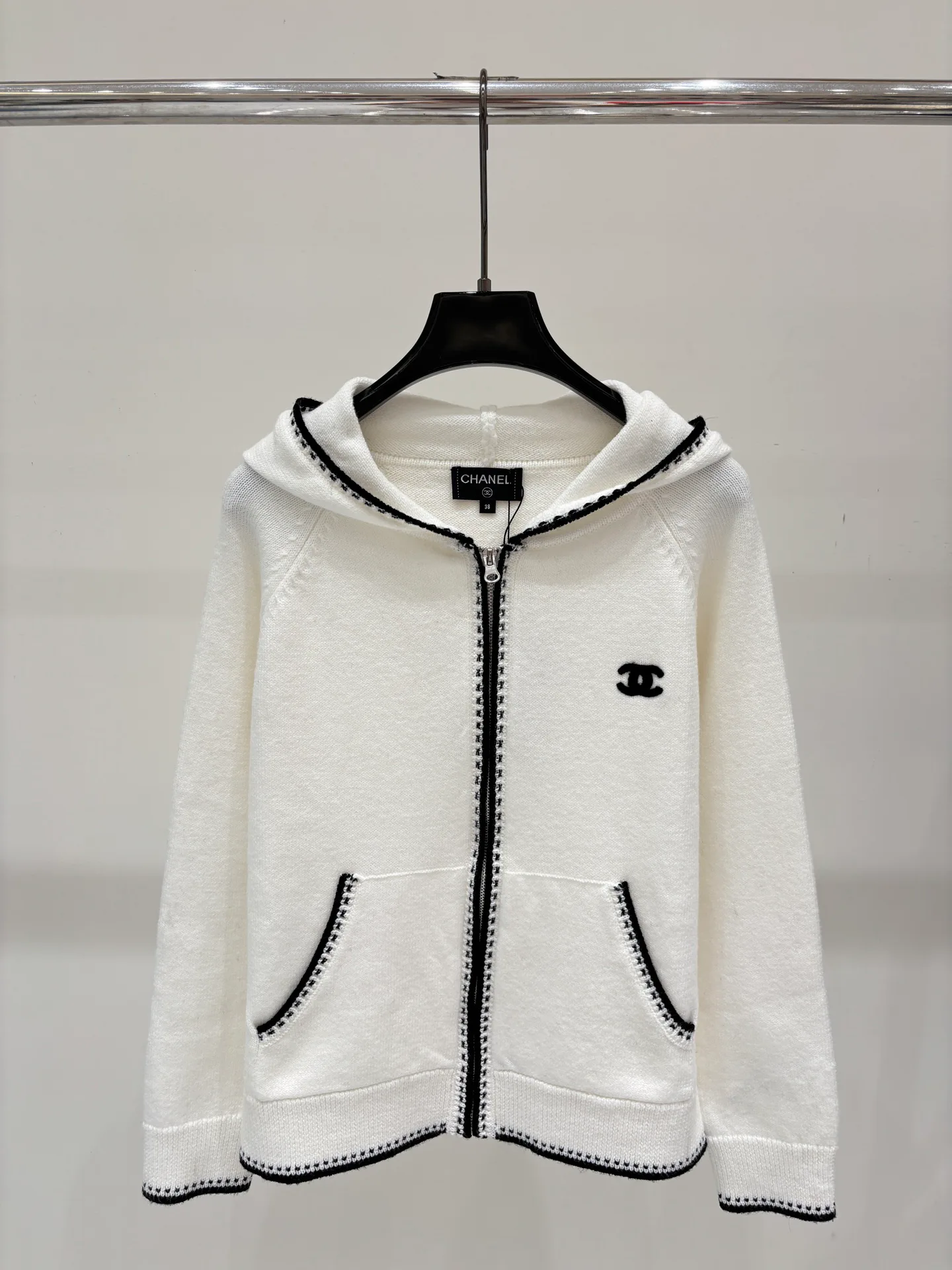 Women's Jumpers And Sweaters CHANEL 18032622