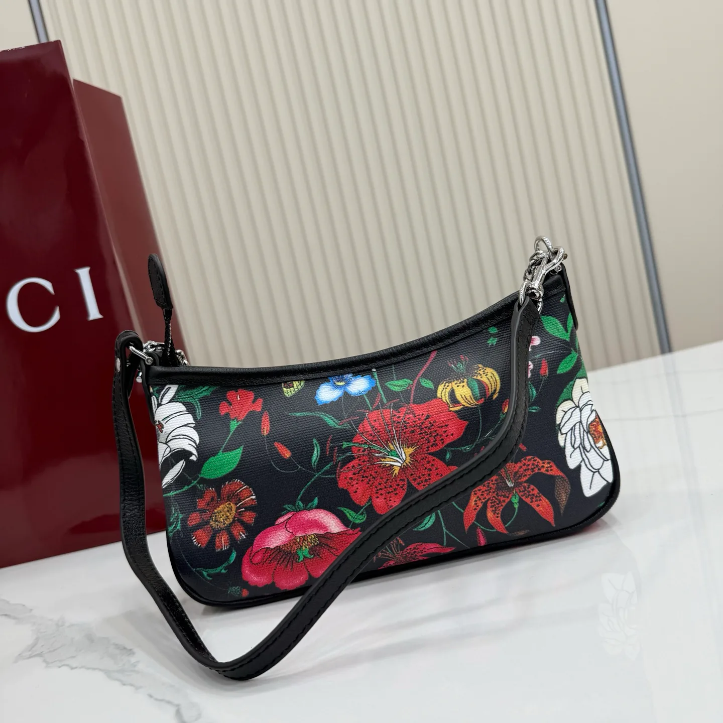 Women's Shoulder Bags GUCCI 17904056