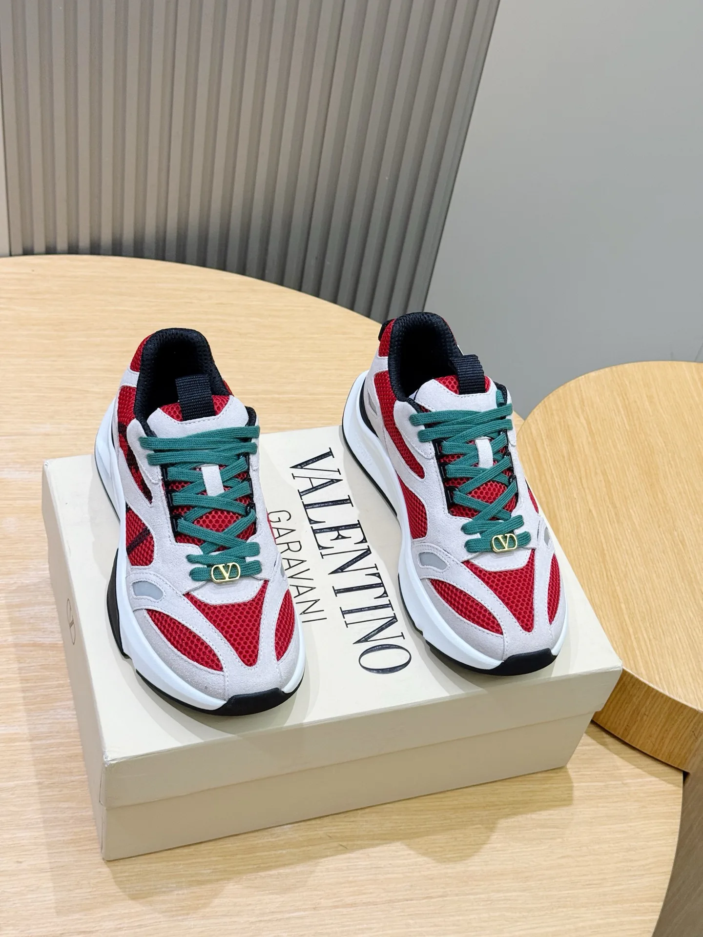 Men's Sneakers VALENTINO 18101557