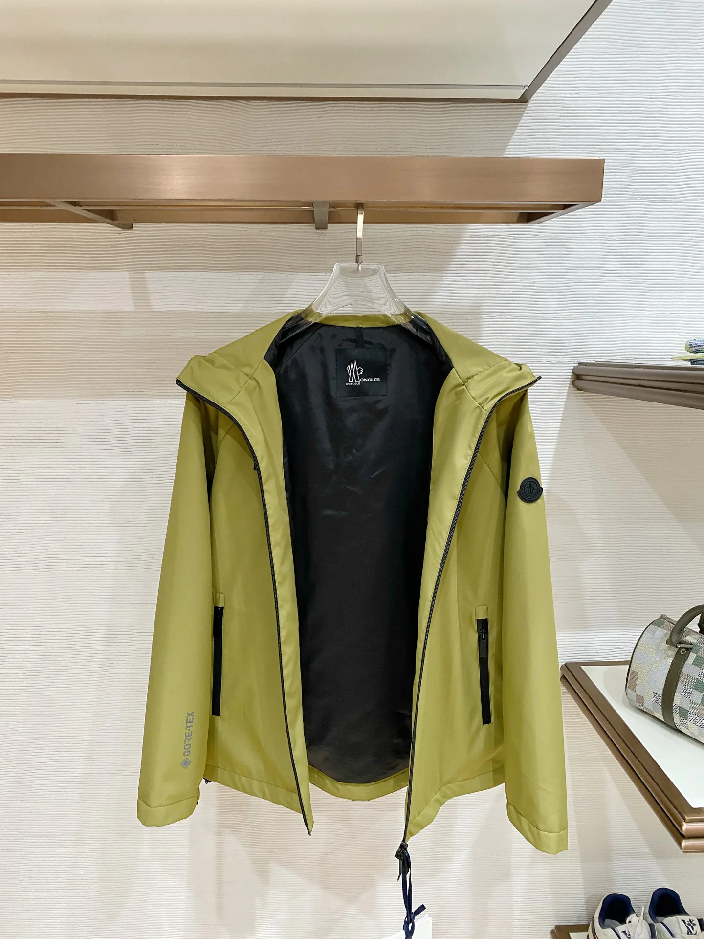 Men's Jackets And Down Jackets MONCLER 17993074