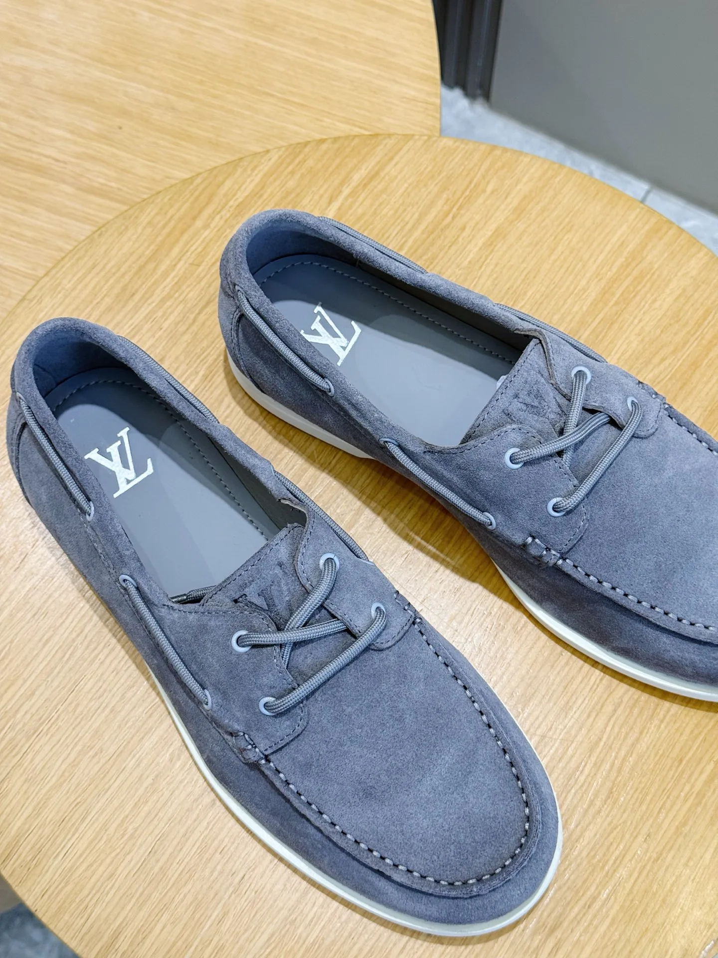 Men's Loafers And Dress Shoes LOUIS VUITTON 18100957