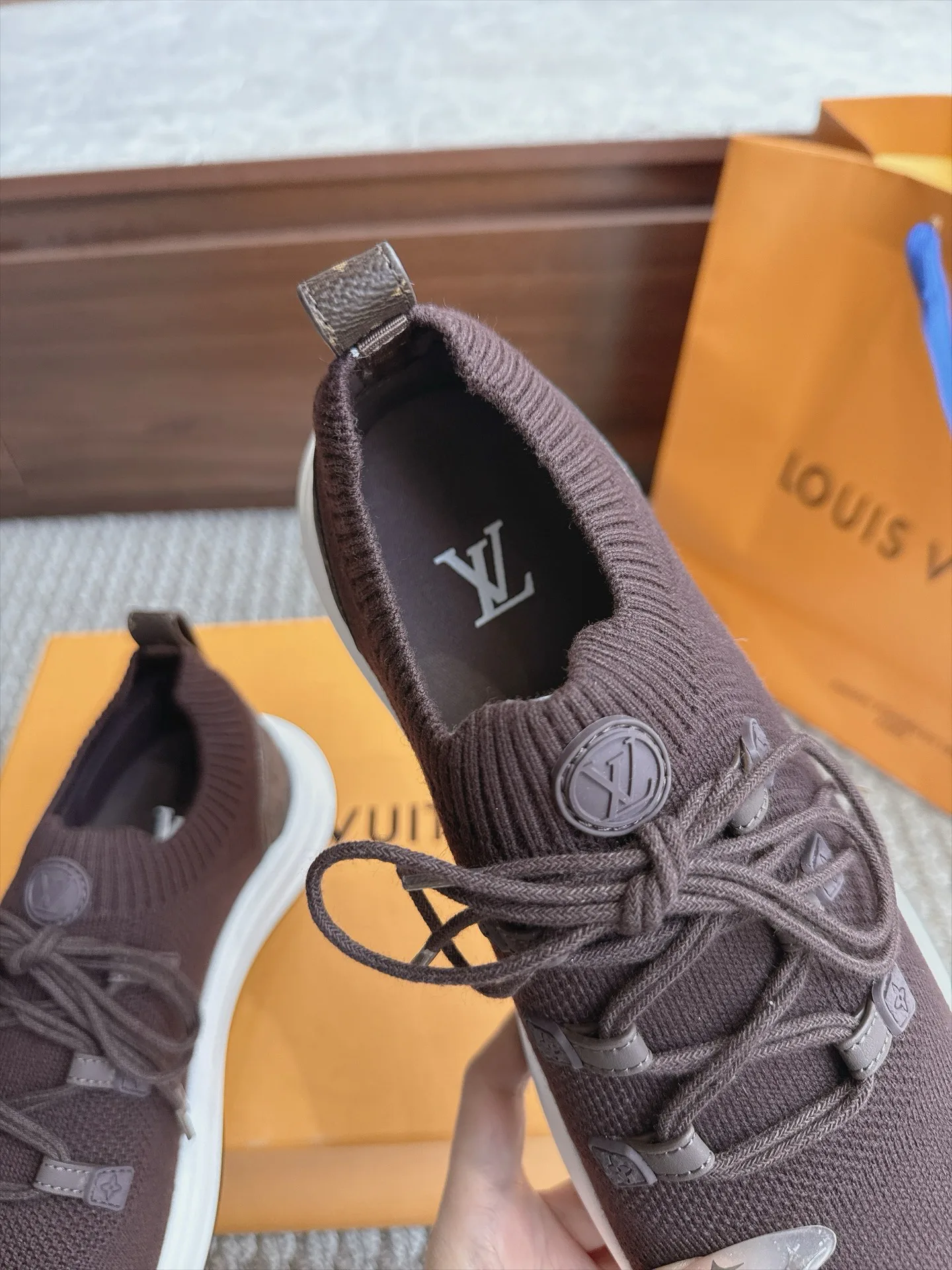 Men's Sneakers LOUIS VUITTON 18333250