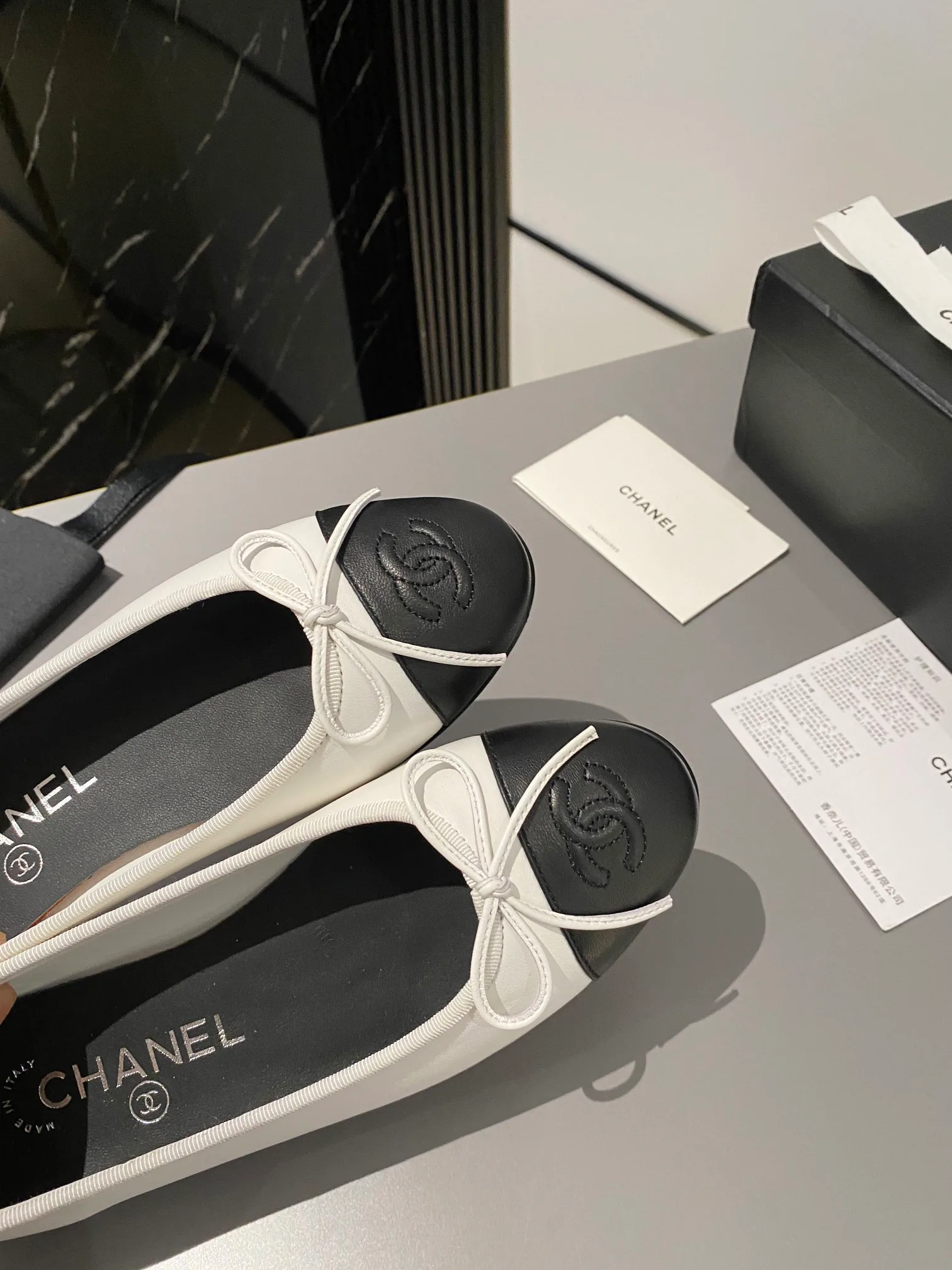Women's Ballet Flats CHANEL 18120819